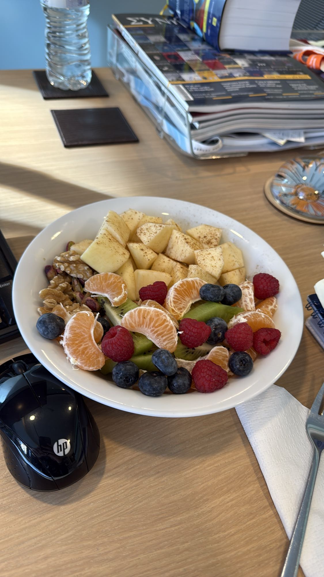 Φρουτοσαλάτα με ξηρούς καρπούς