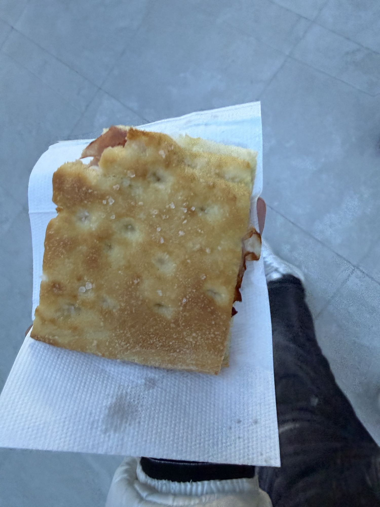 Focaccia con prosciutto