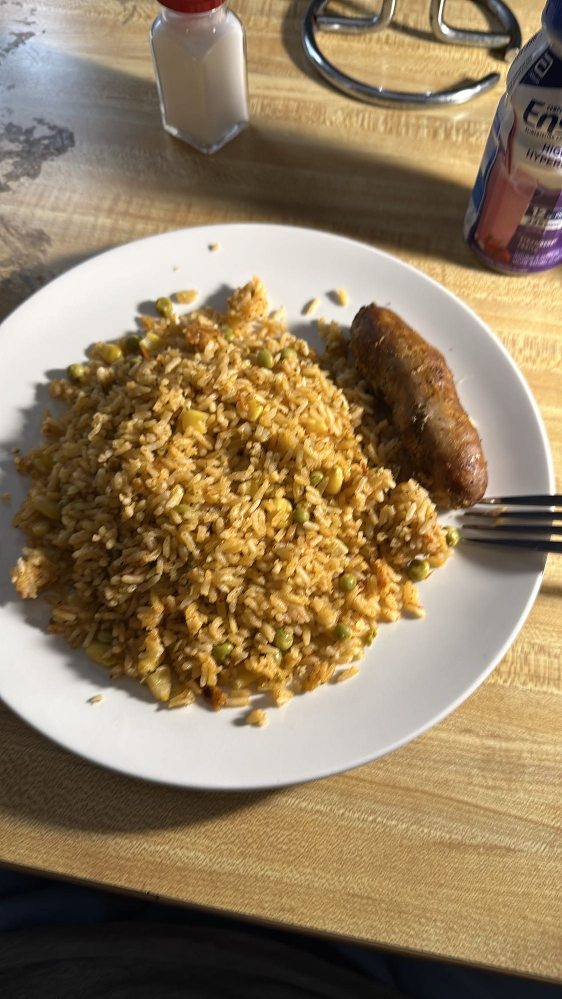 Riz sauté et saucisse