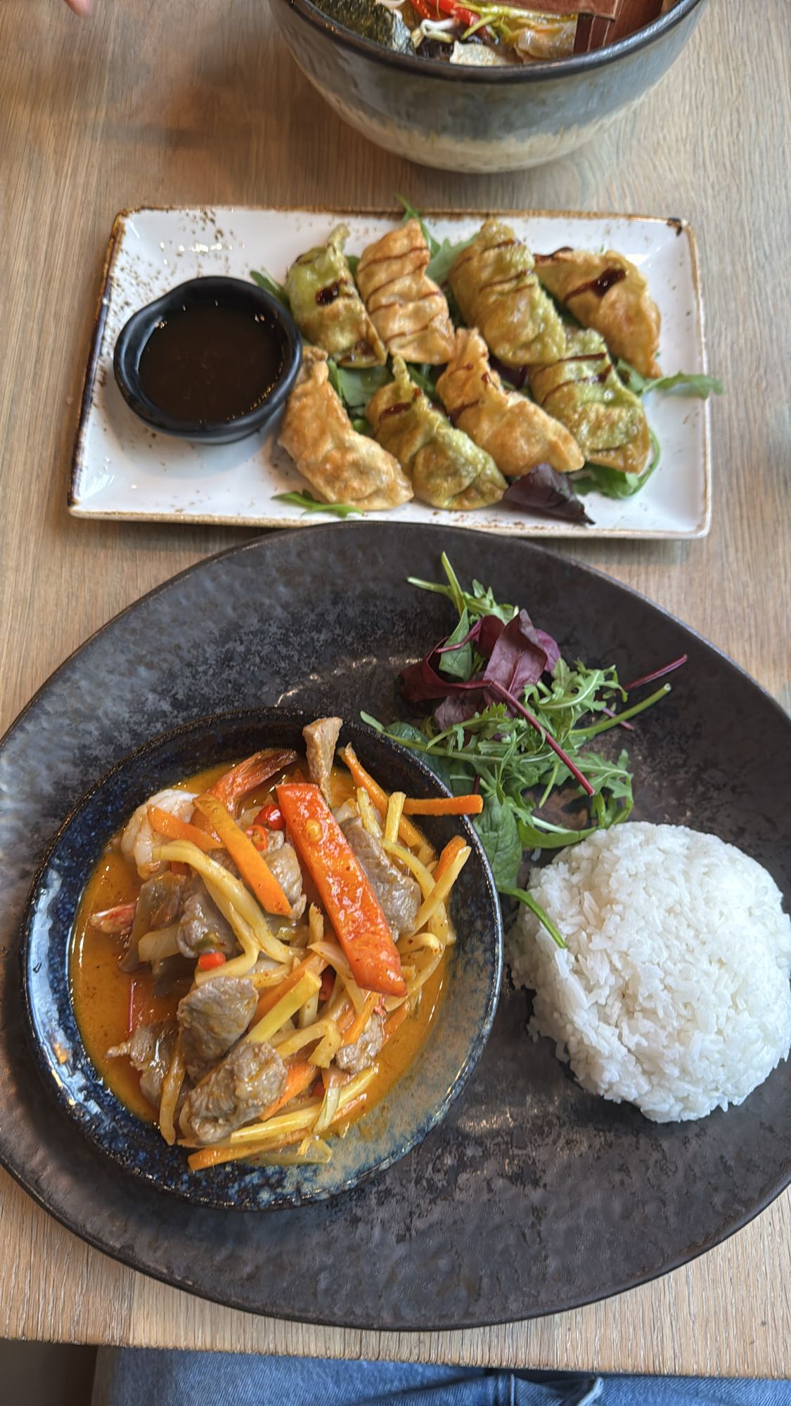 Ris med köttgryta & dumplings