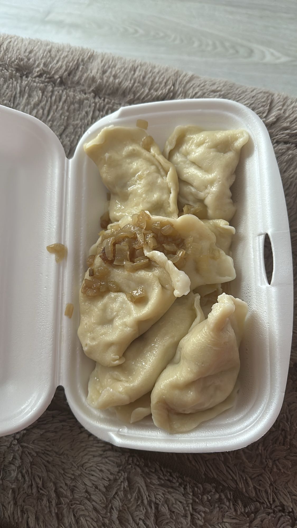 Pierogi z cebulą