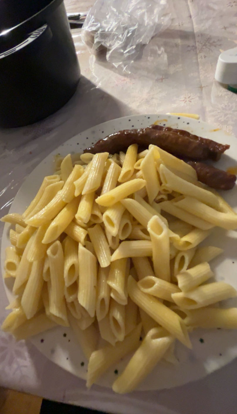 Pâtes et saucisses