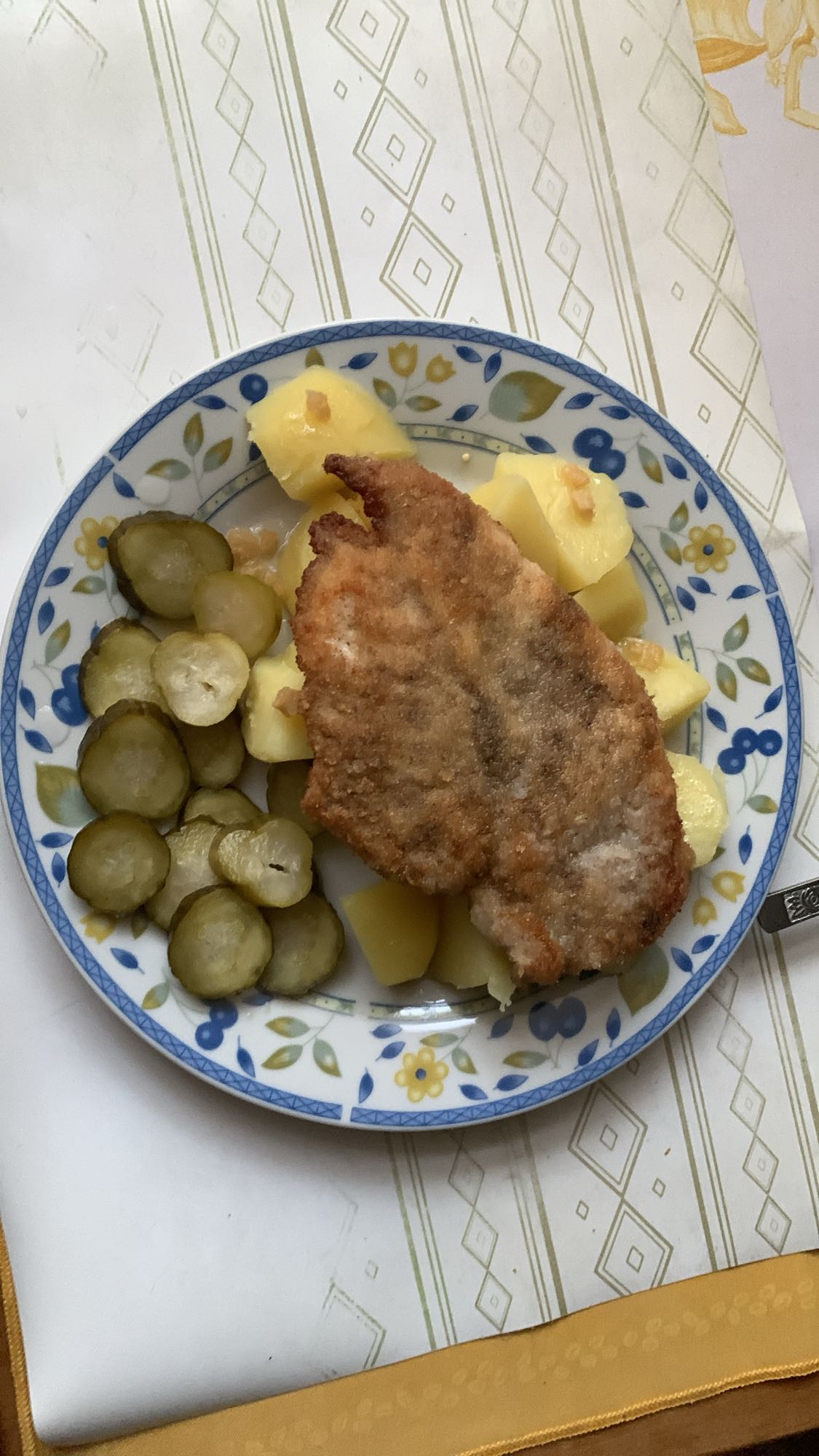 Kotlet z ziemniakami