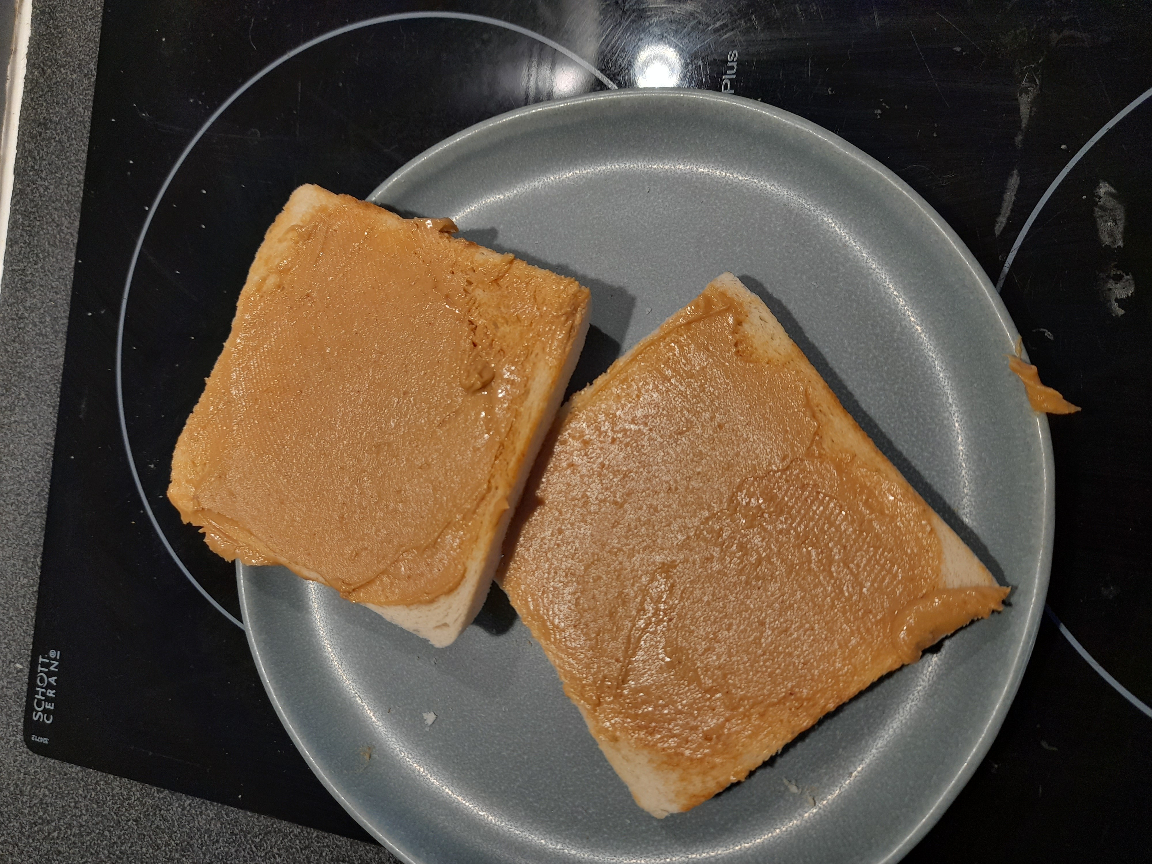 Pain de mie au beurre de cacahuète