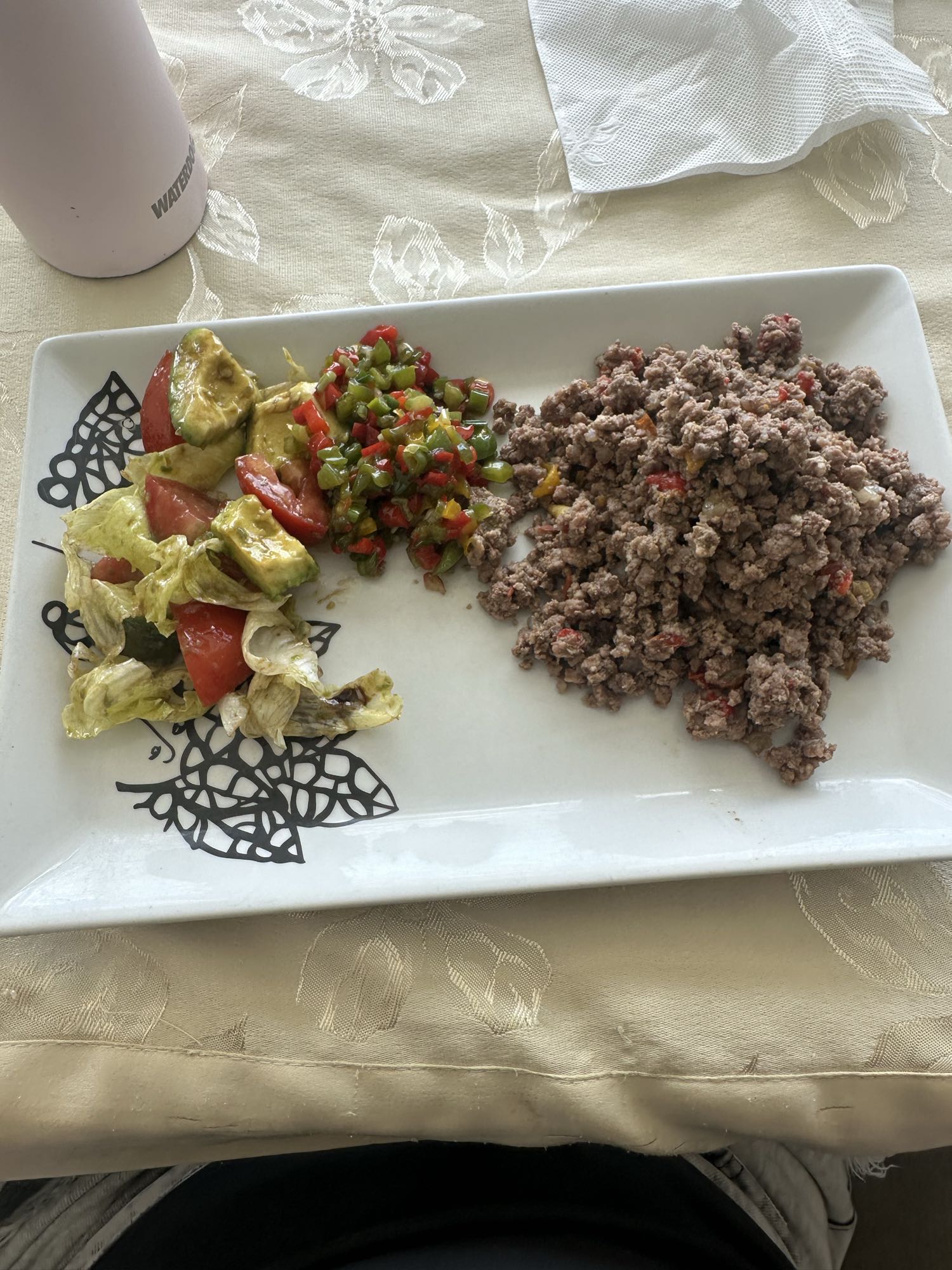 Carne molida con ensalada
