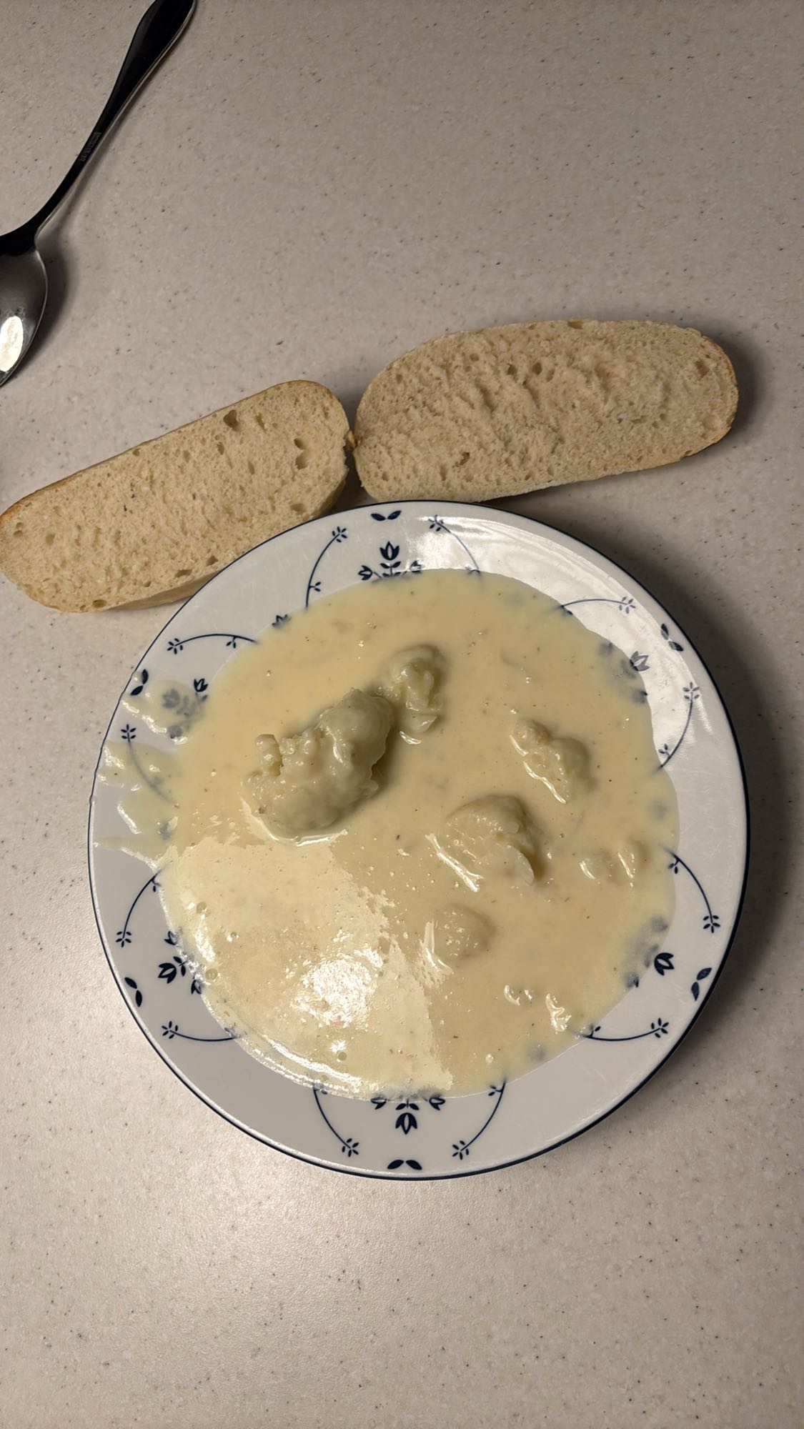 Blomkålsuppe med brød
