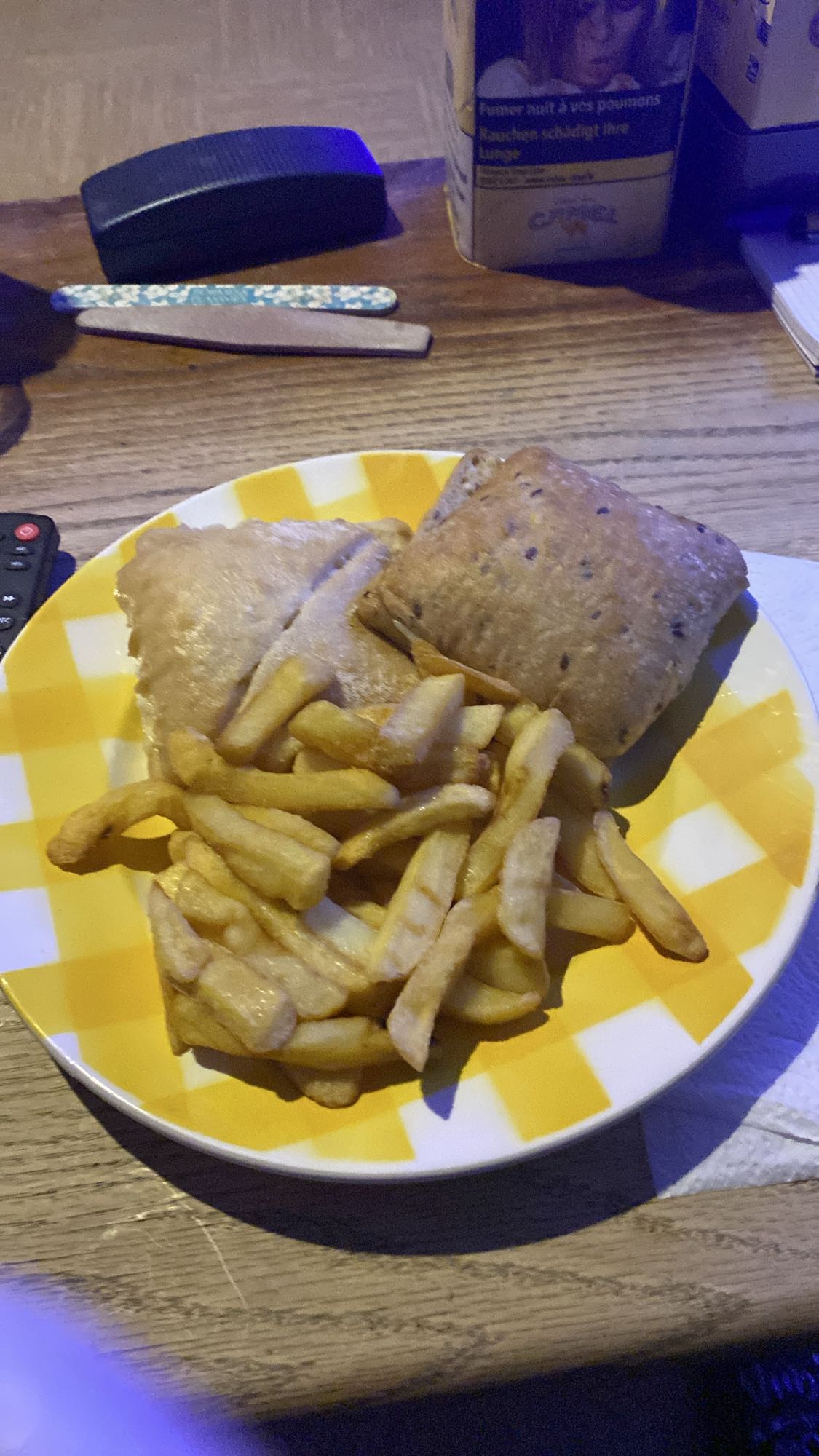 friand, pain et frites