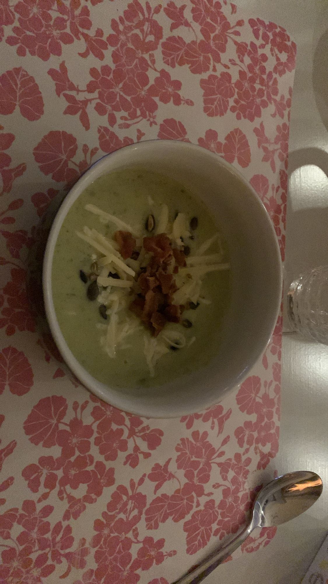 Grönsakssoppa med topping
