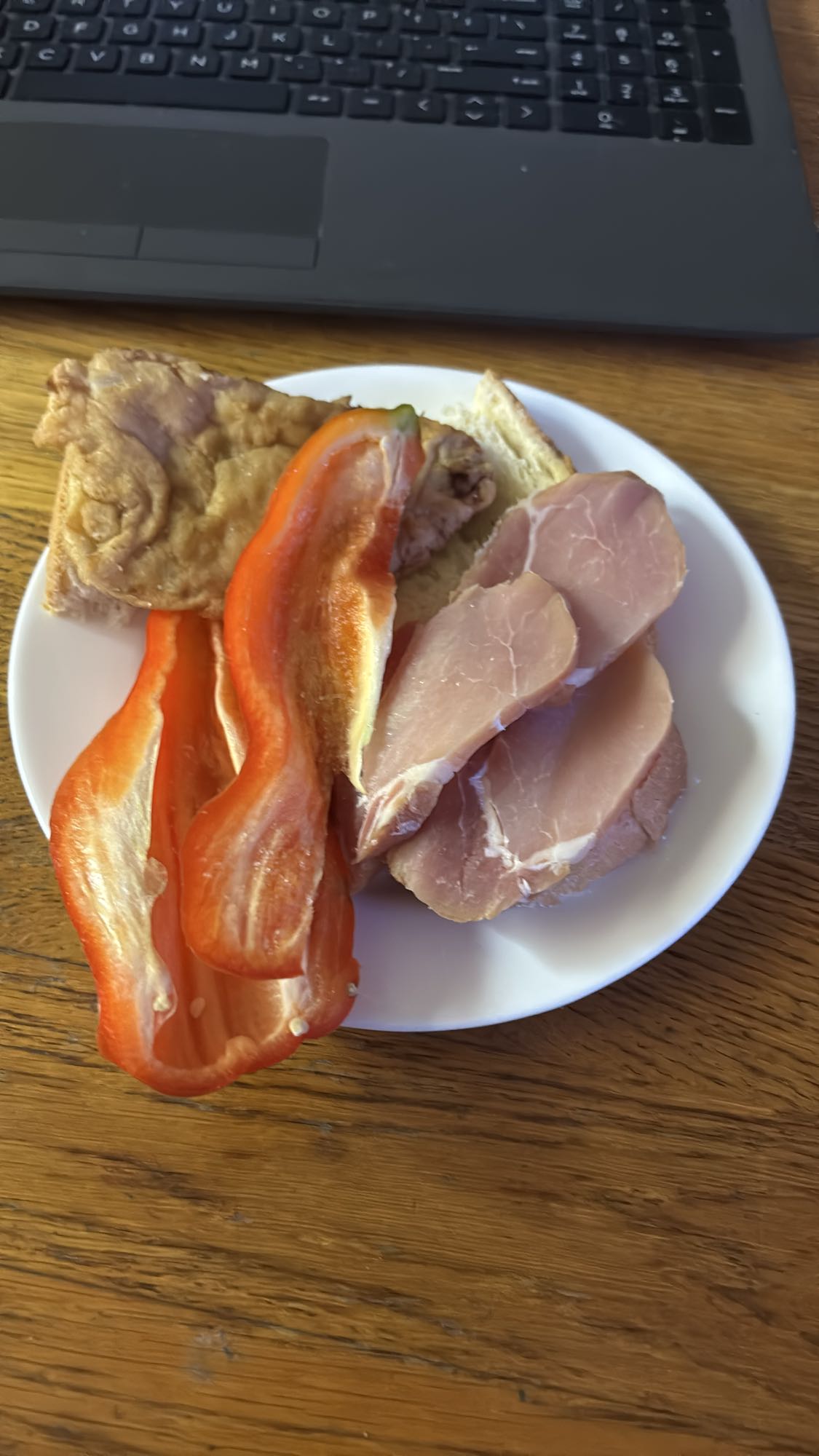 Paprikás sonkás szendvics