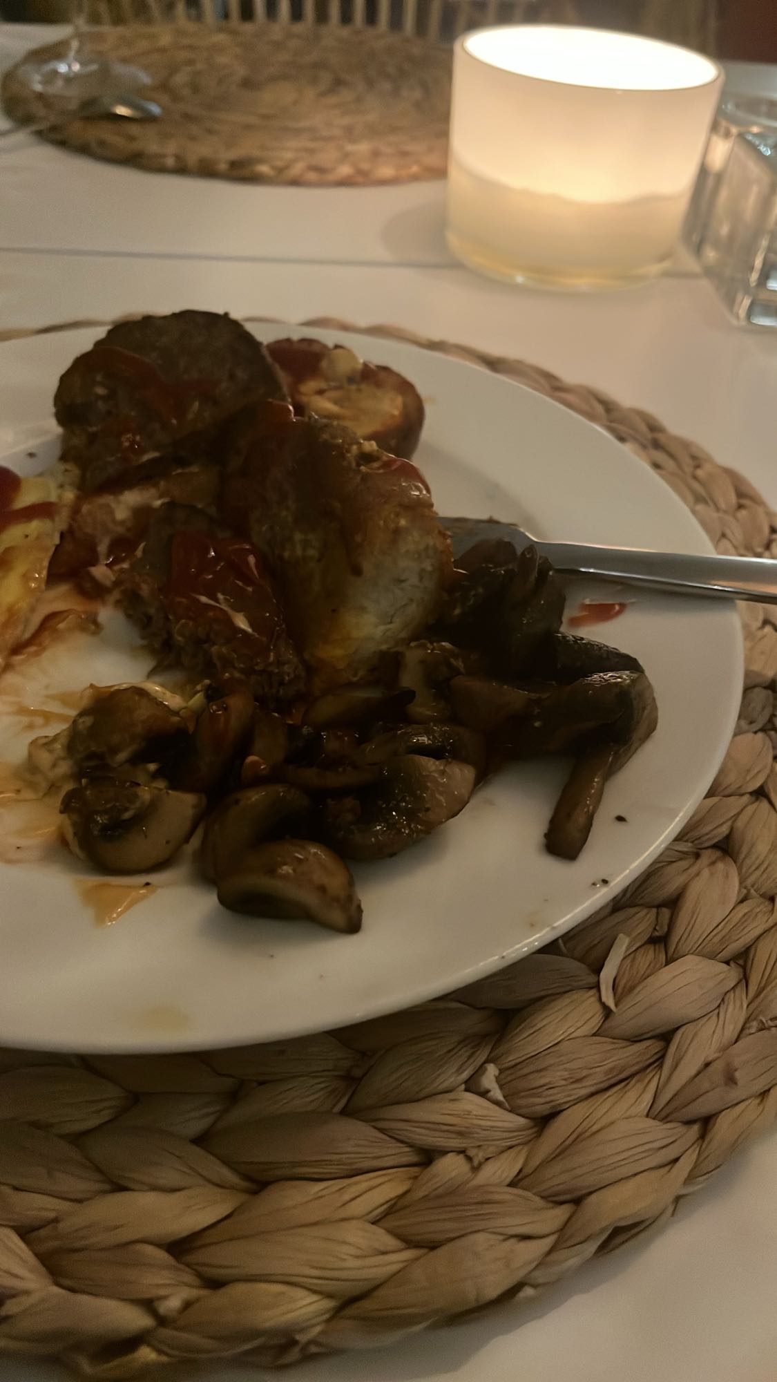 Köttfärslimpa med svamp