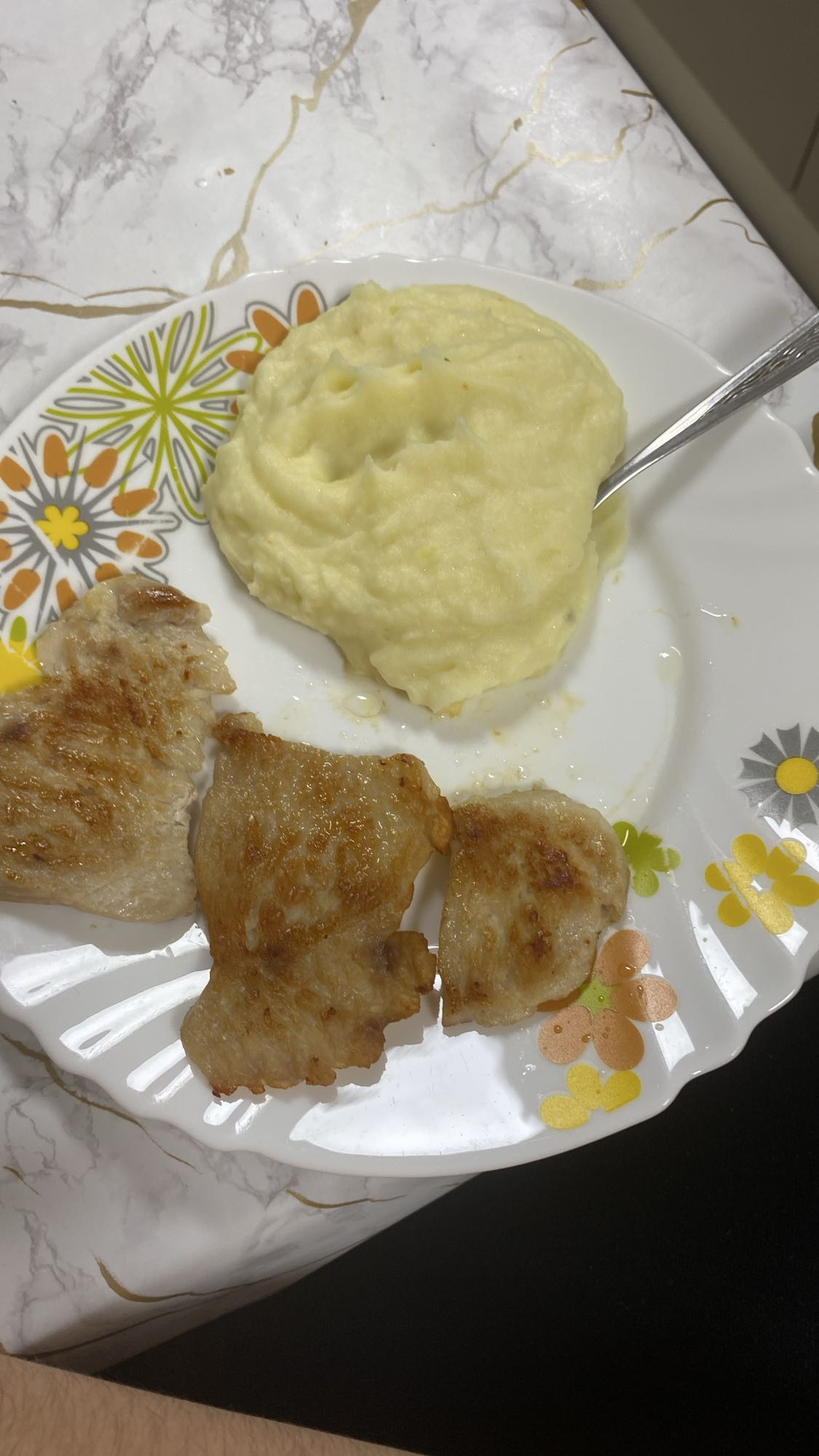 Piure cu carne prăjită