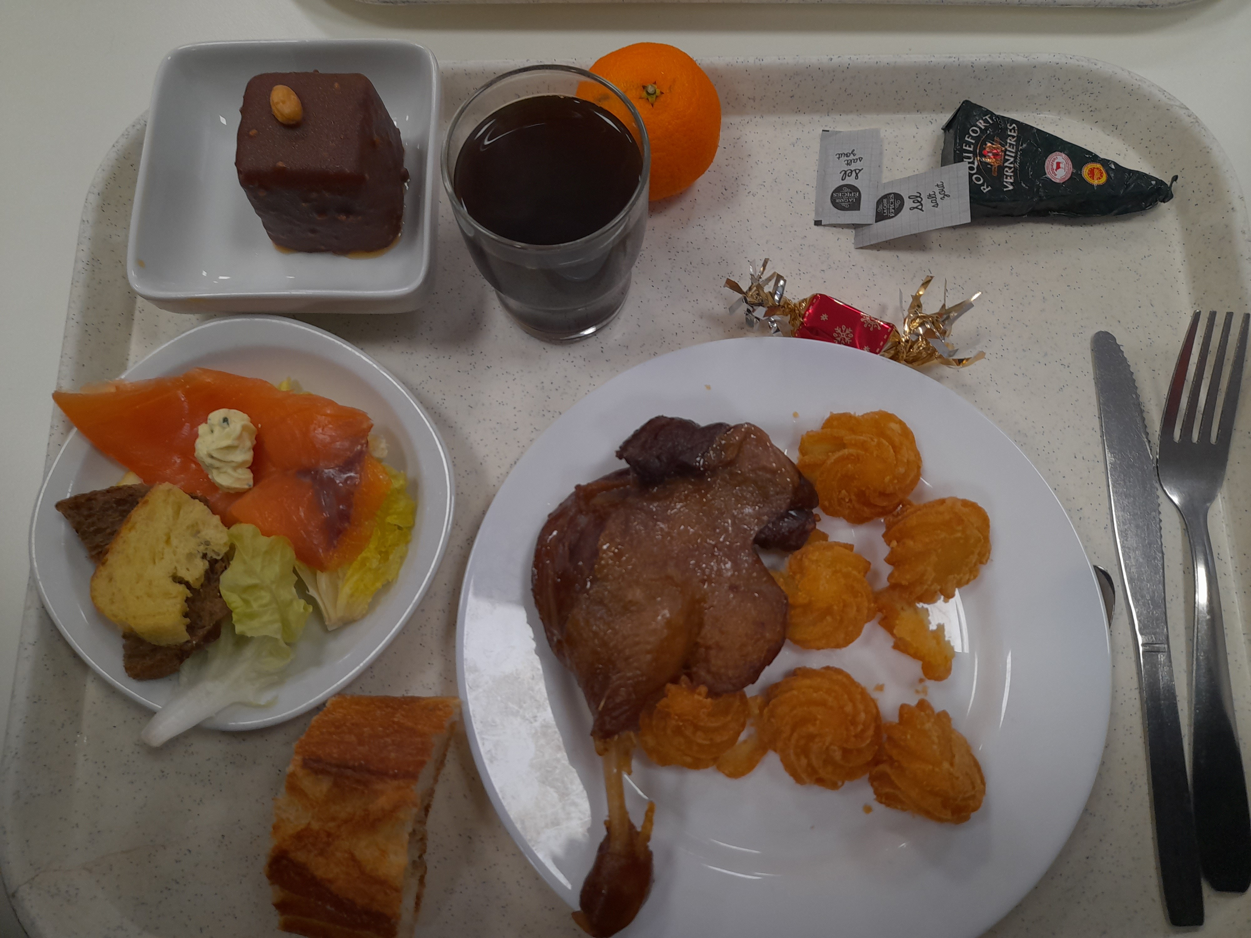 Déjeuner festif cantine