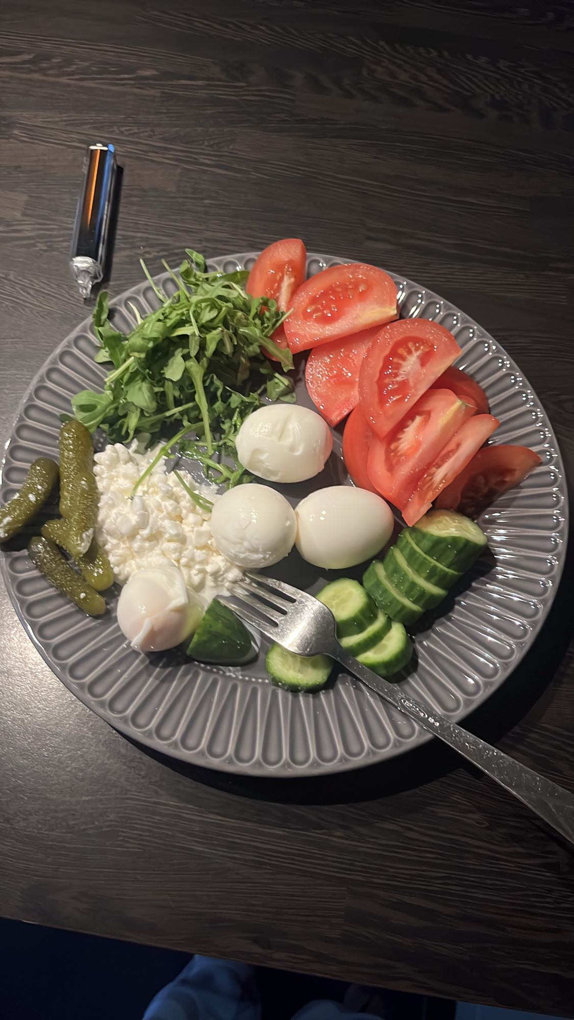 Ägg- och grönsakstallrik