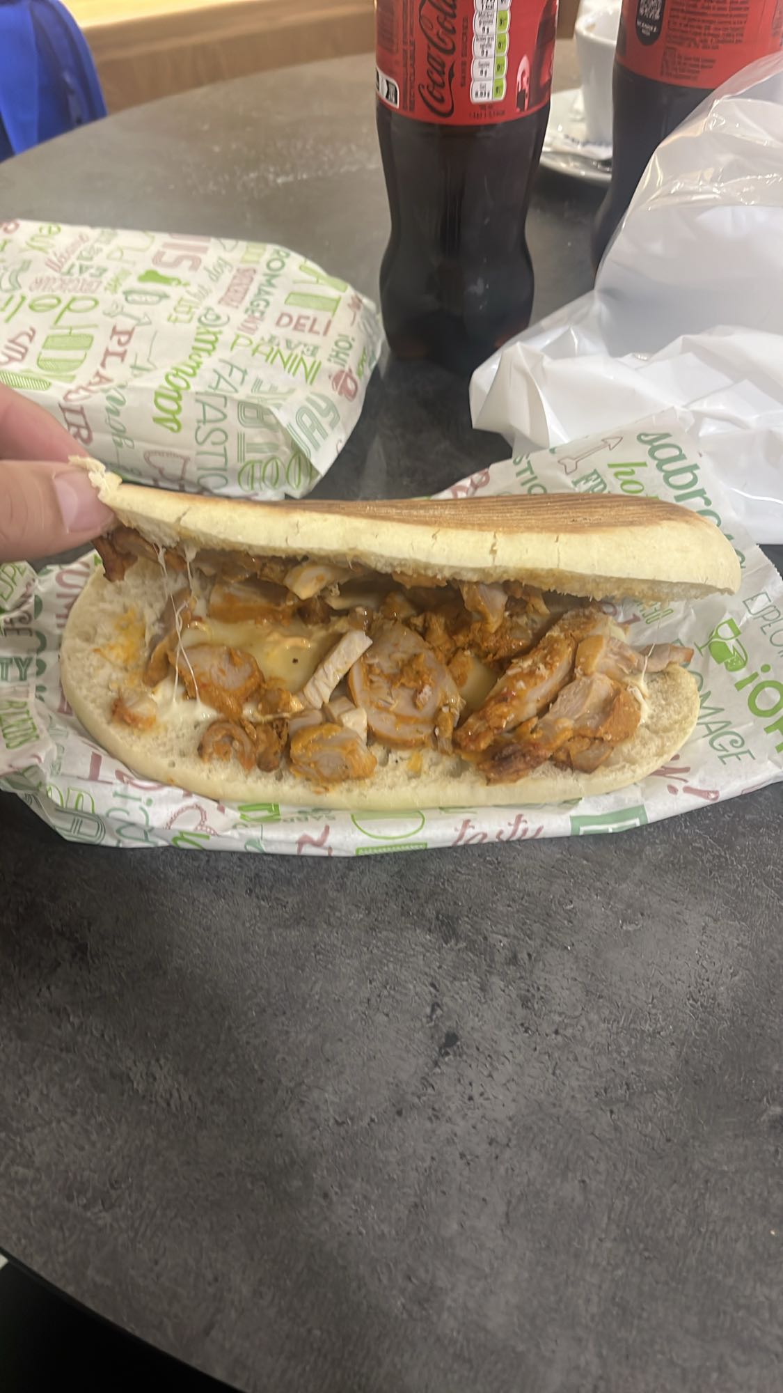 Sandviș cu pui și brânză