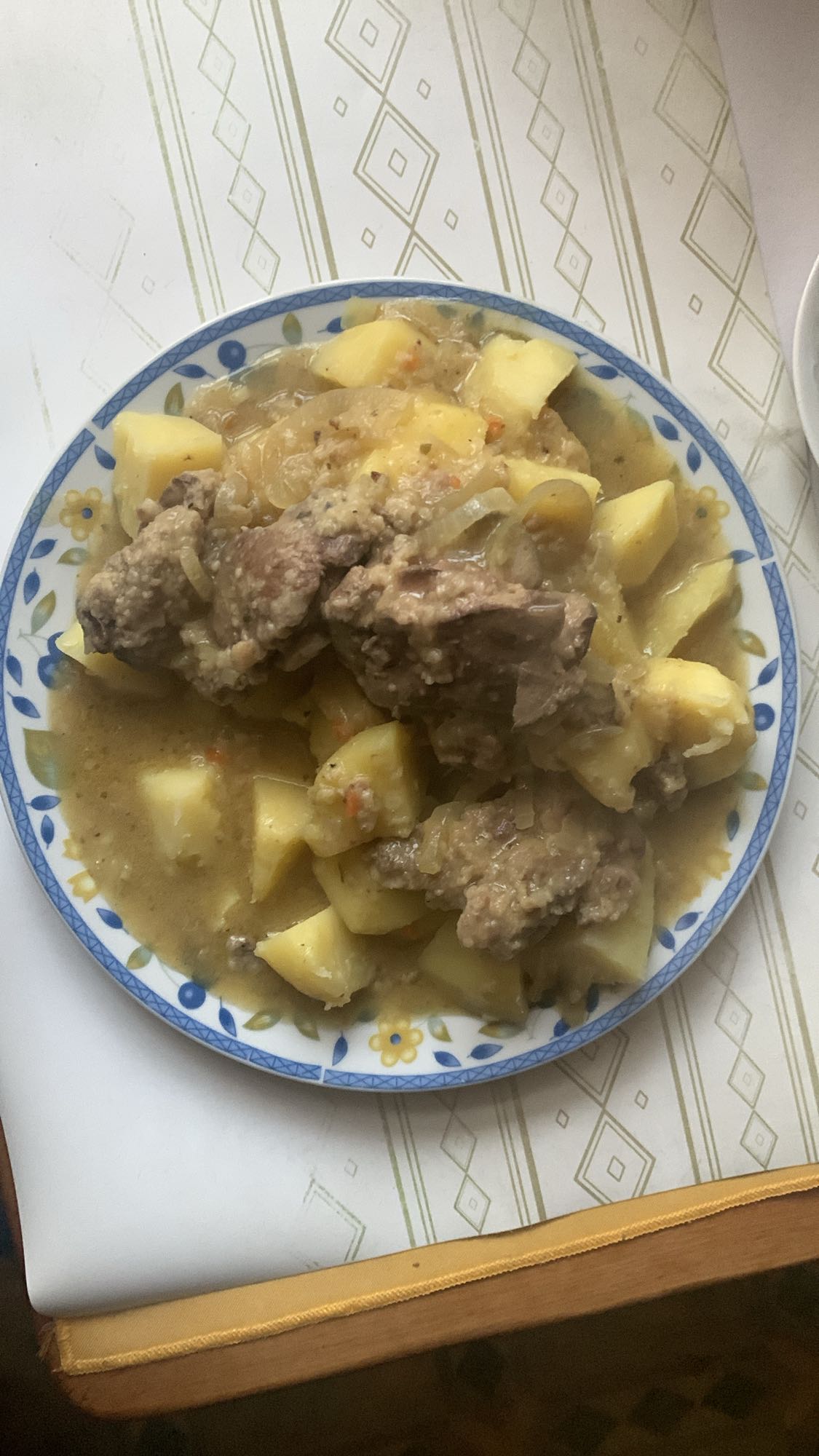 Gulasz z ziemniakami