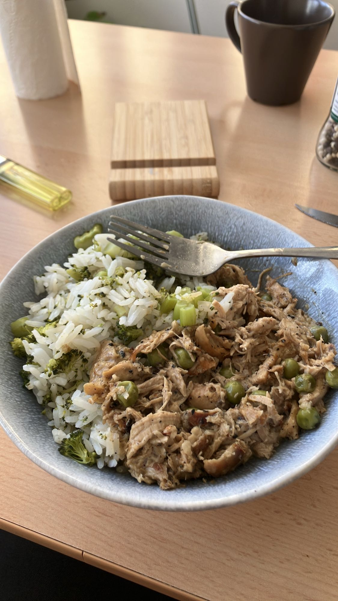 Frango com arroz e legumes