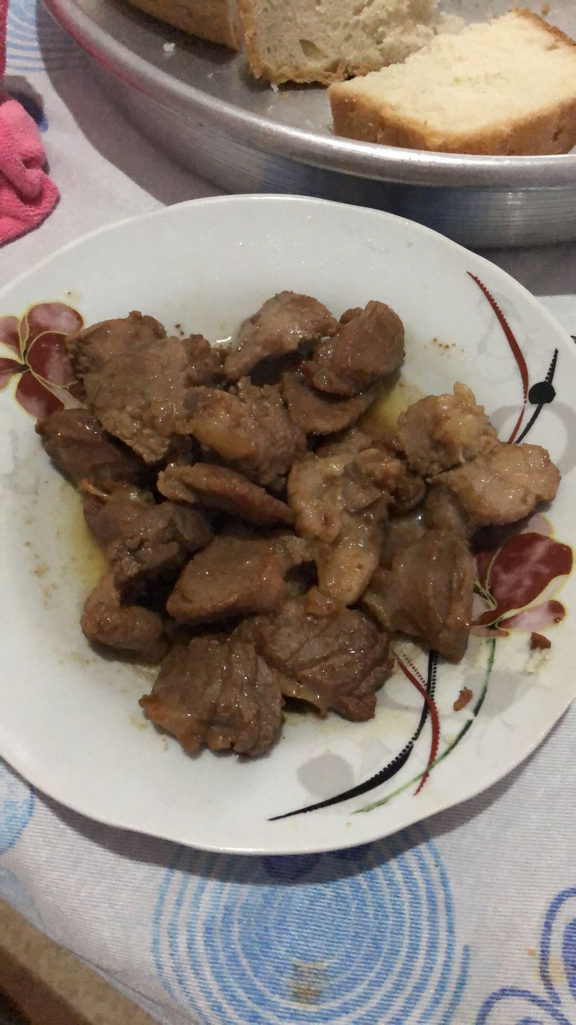 Beef stew with bread