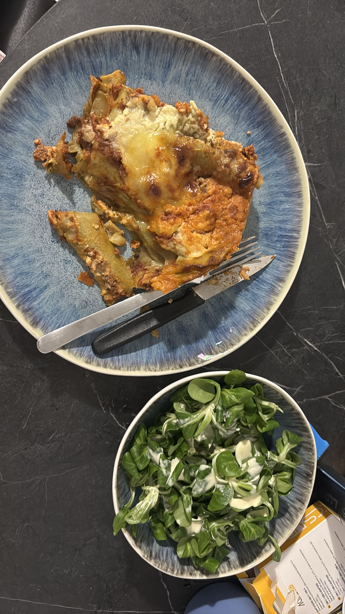 Lasagne mit Feldsalat