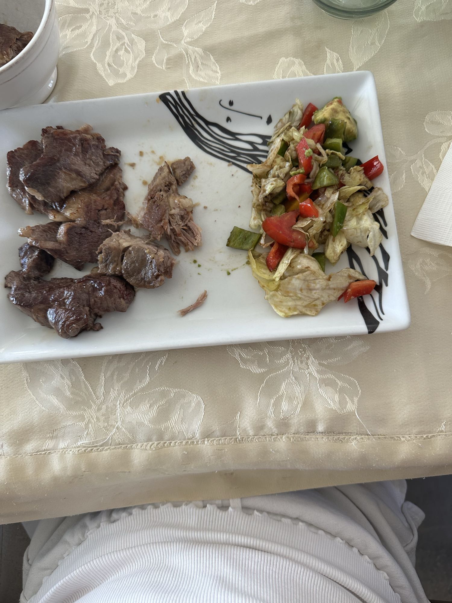 Carne con ensalada