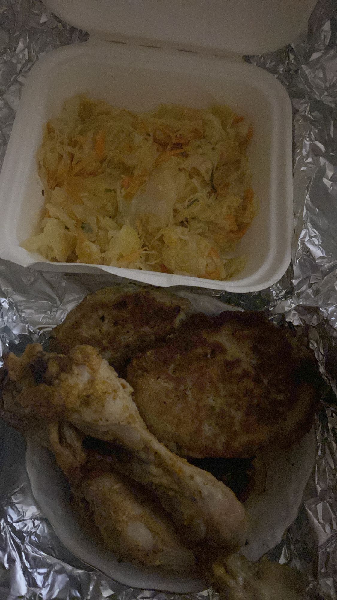 Kotlet z surówką