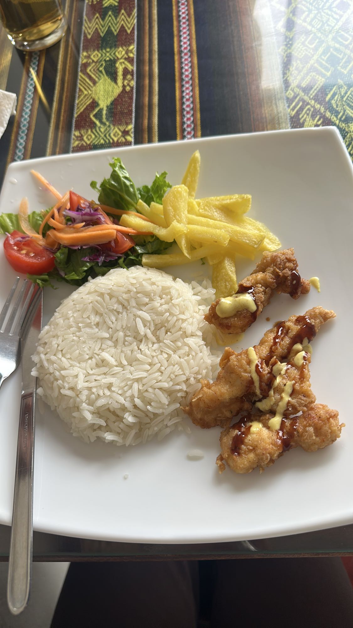 pollo con arroz y papas