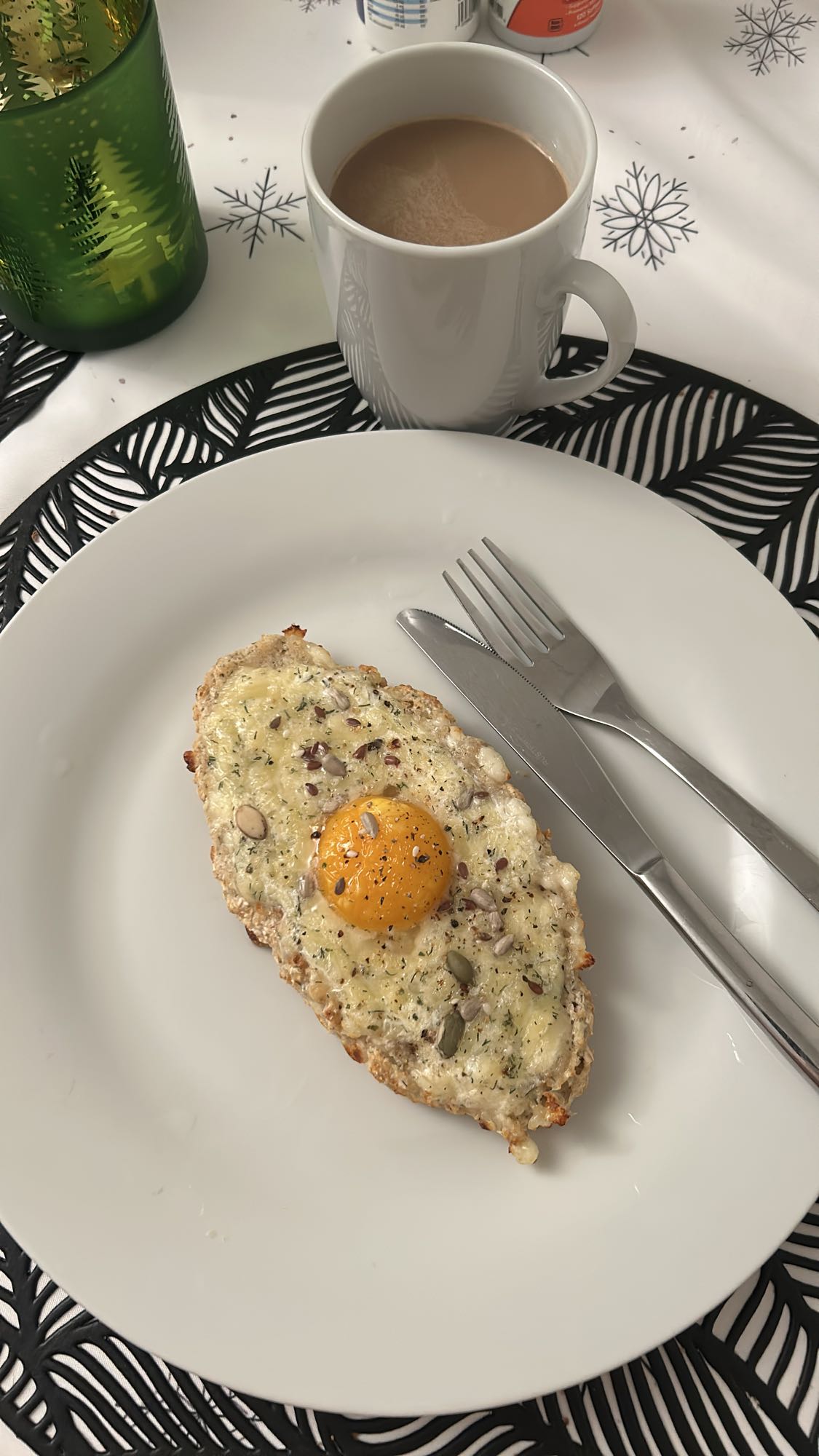 яйцо на хлебе с сыром