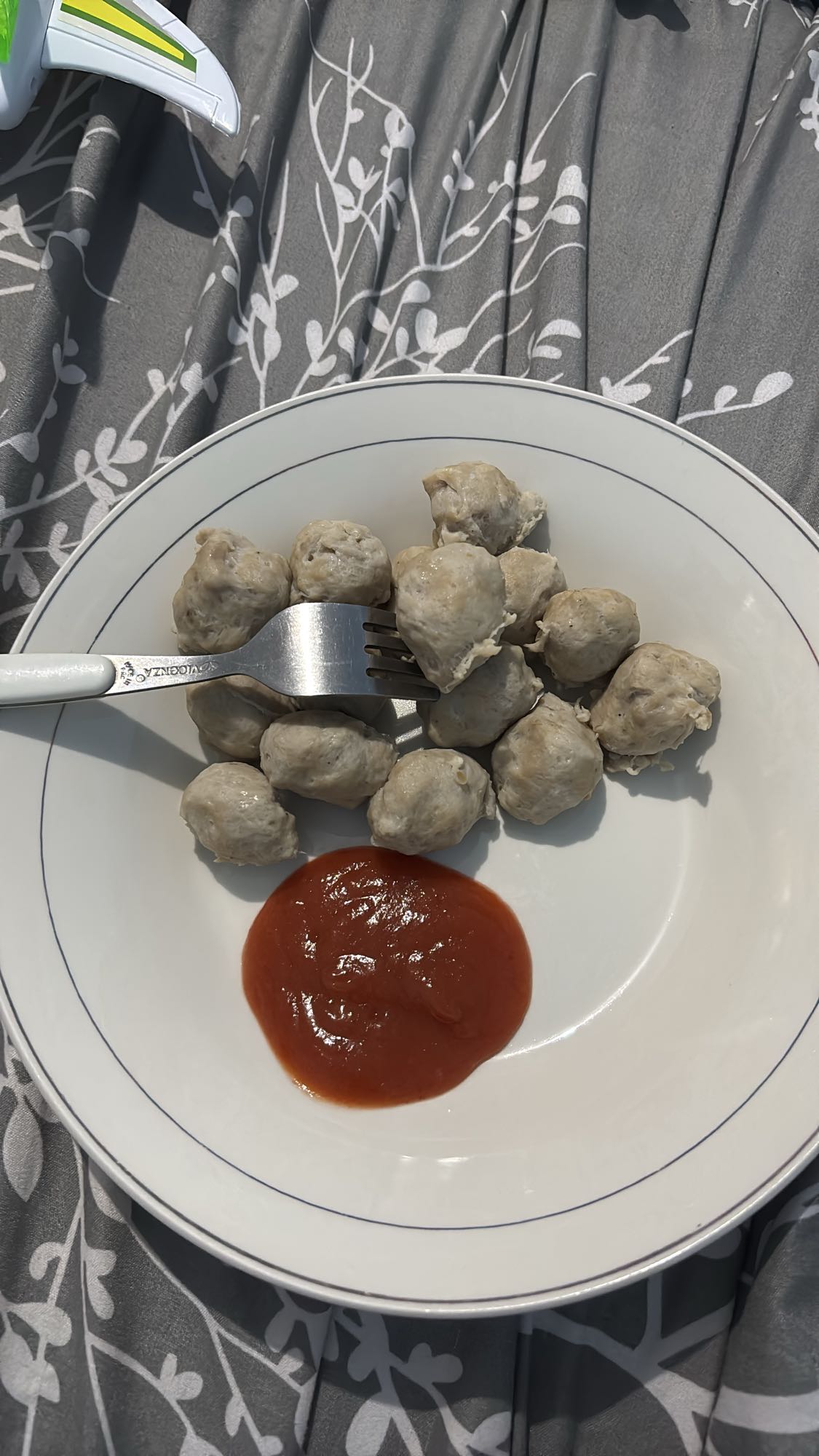 Bakso dan saus sambal