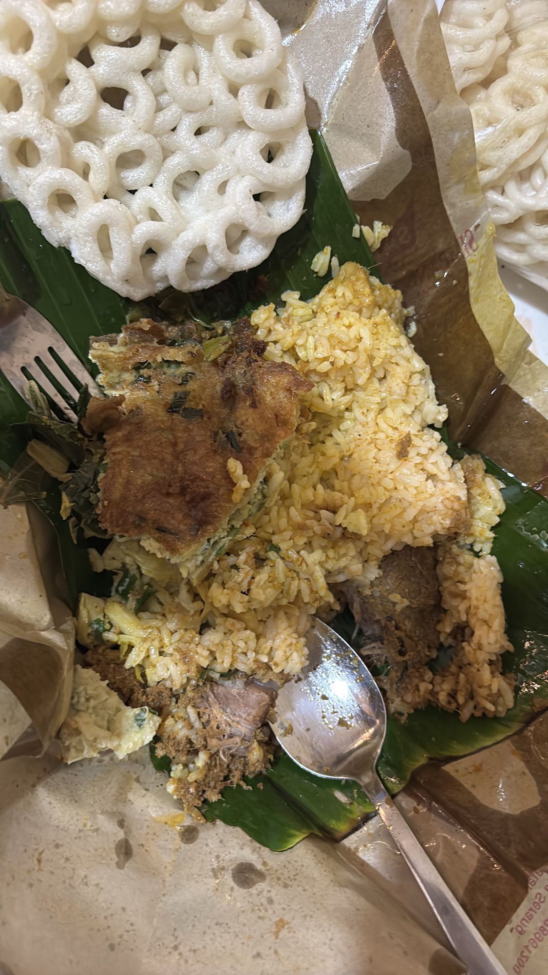 Nasi bungkus telur daging