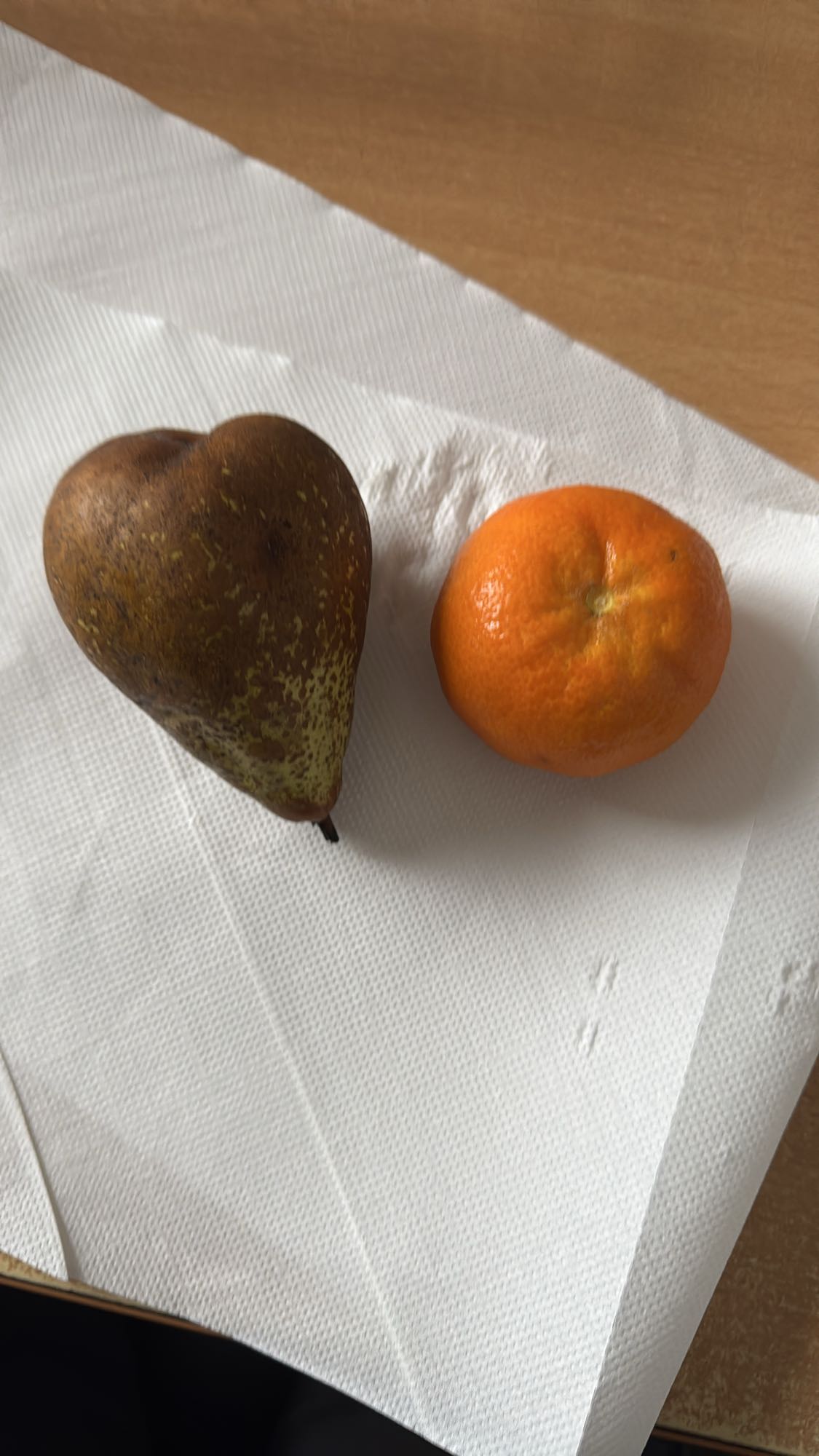 Pera y mandarina