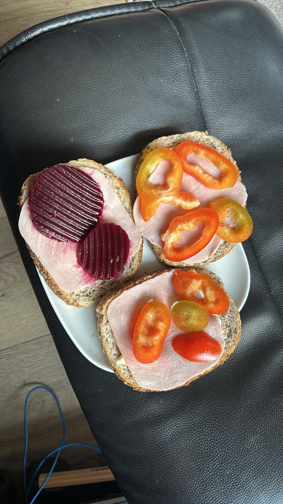 Skiver med skinke og grønnsaker