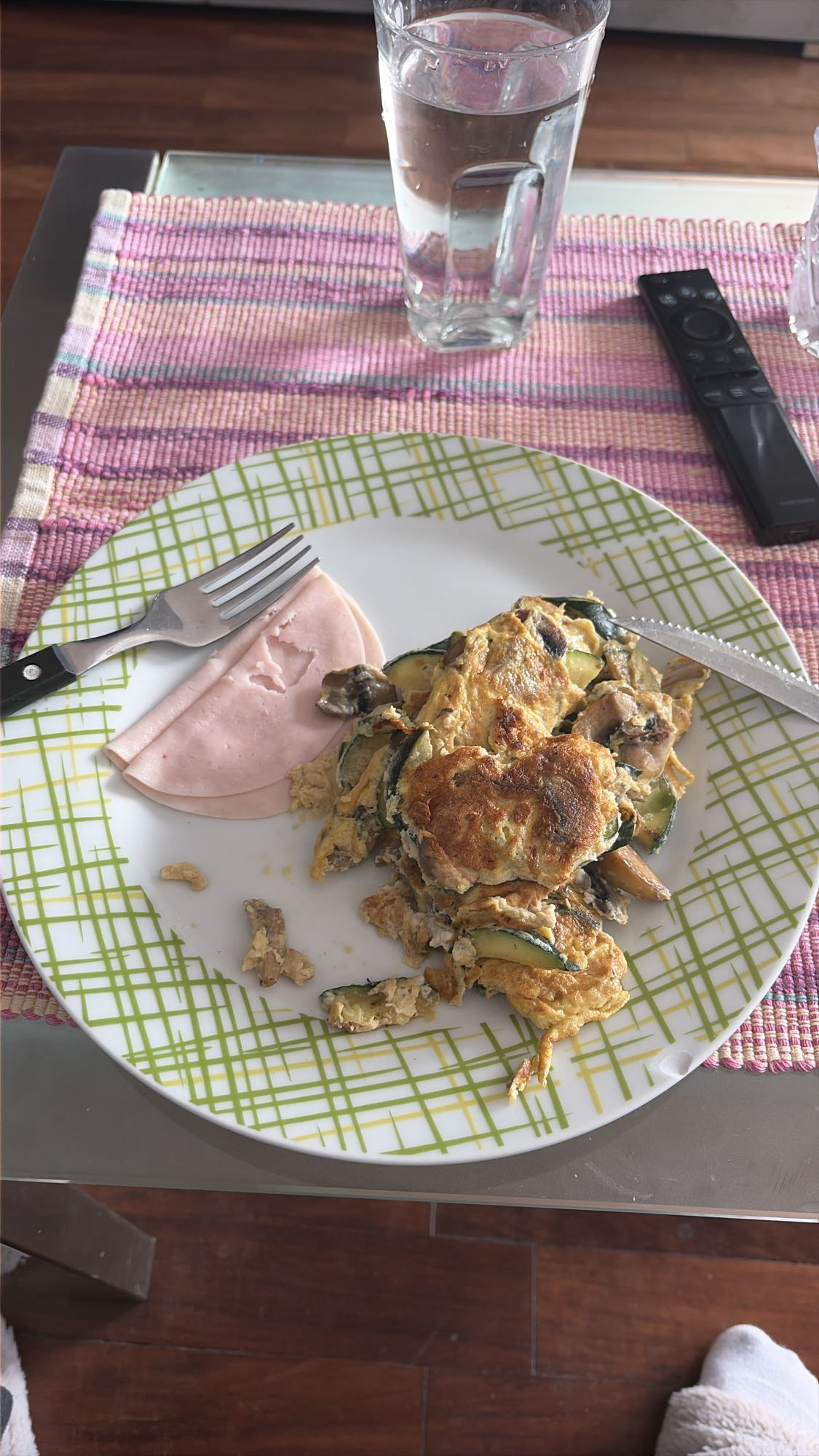 Tortilla con jamón y verduras