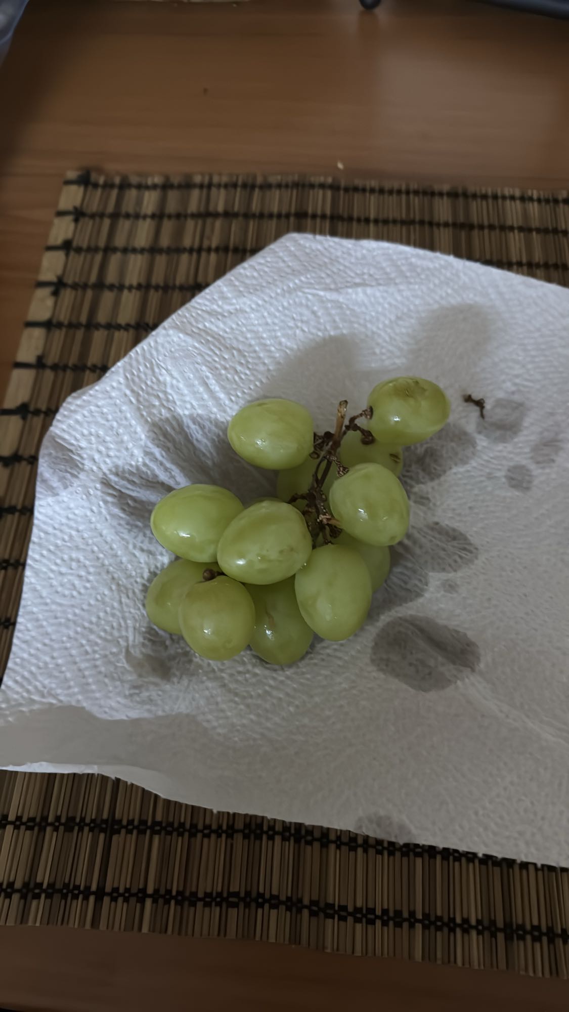 uvas verdes frescas