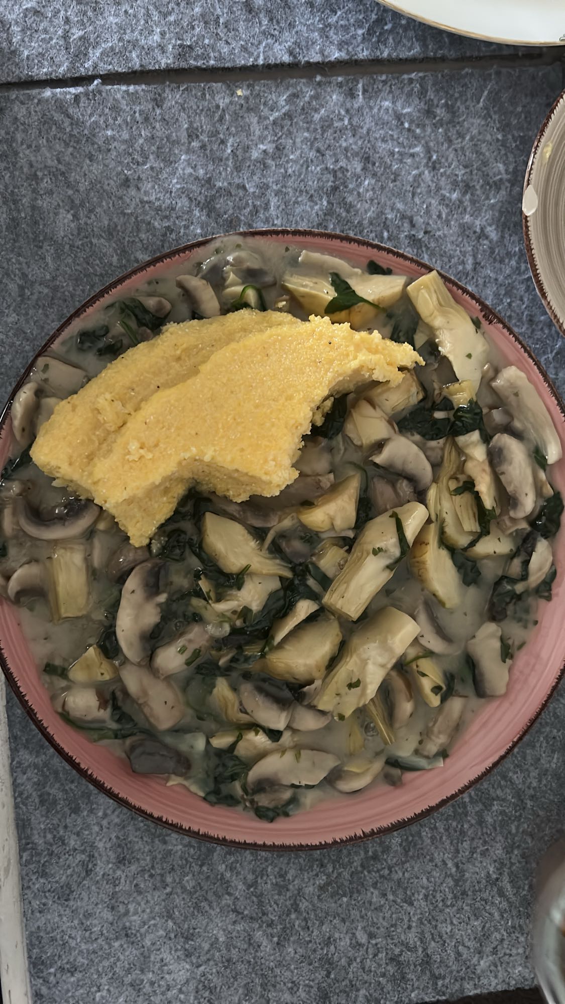 Polenta con champiñones
