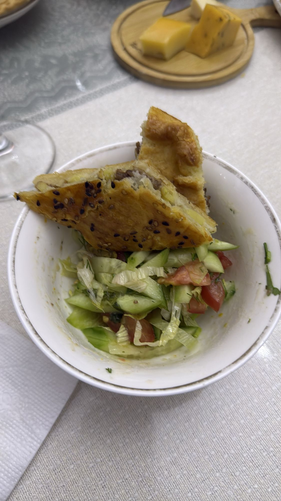 Самса с овощным салатом