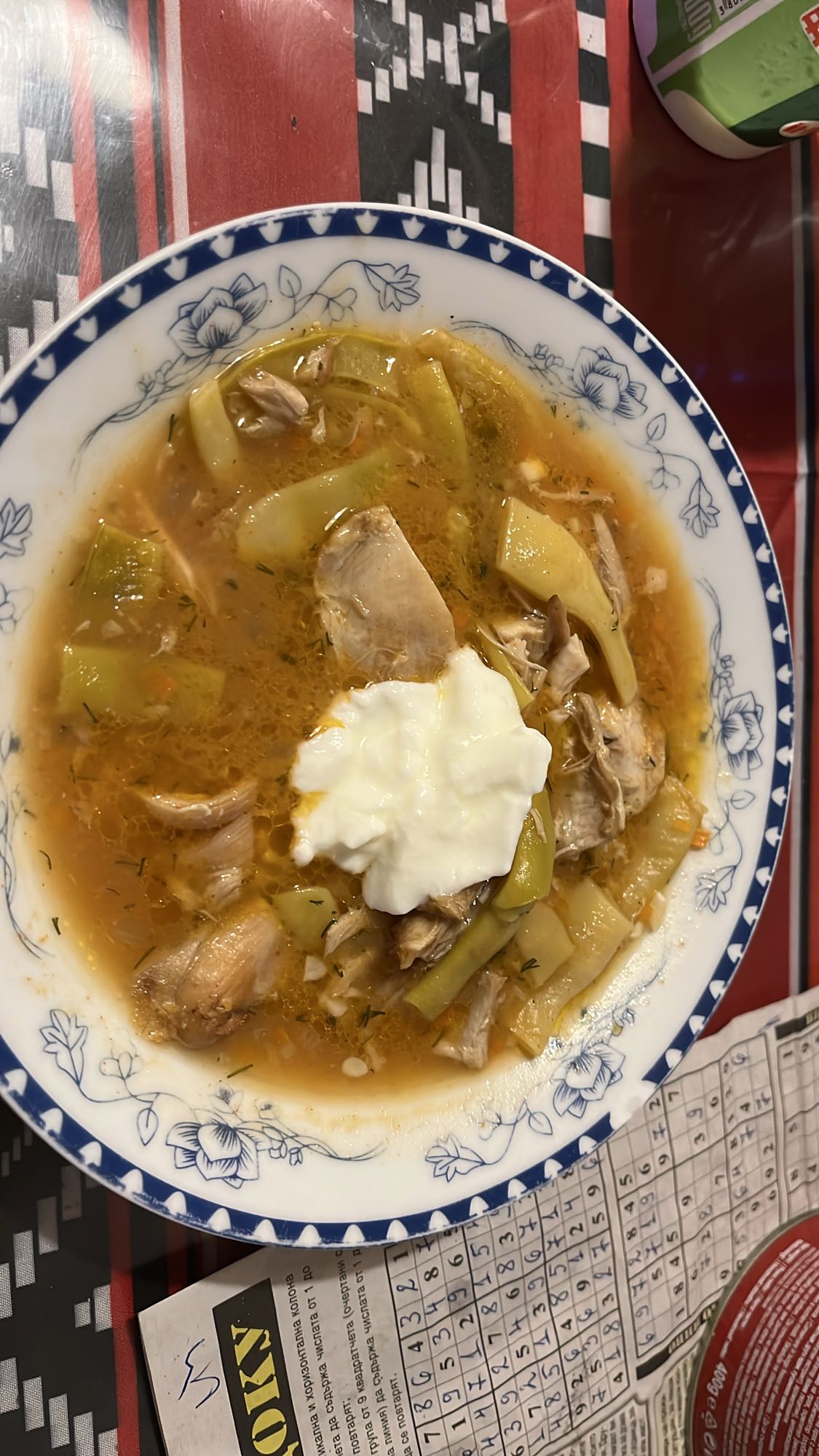 Пилешка яхния с тиквички