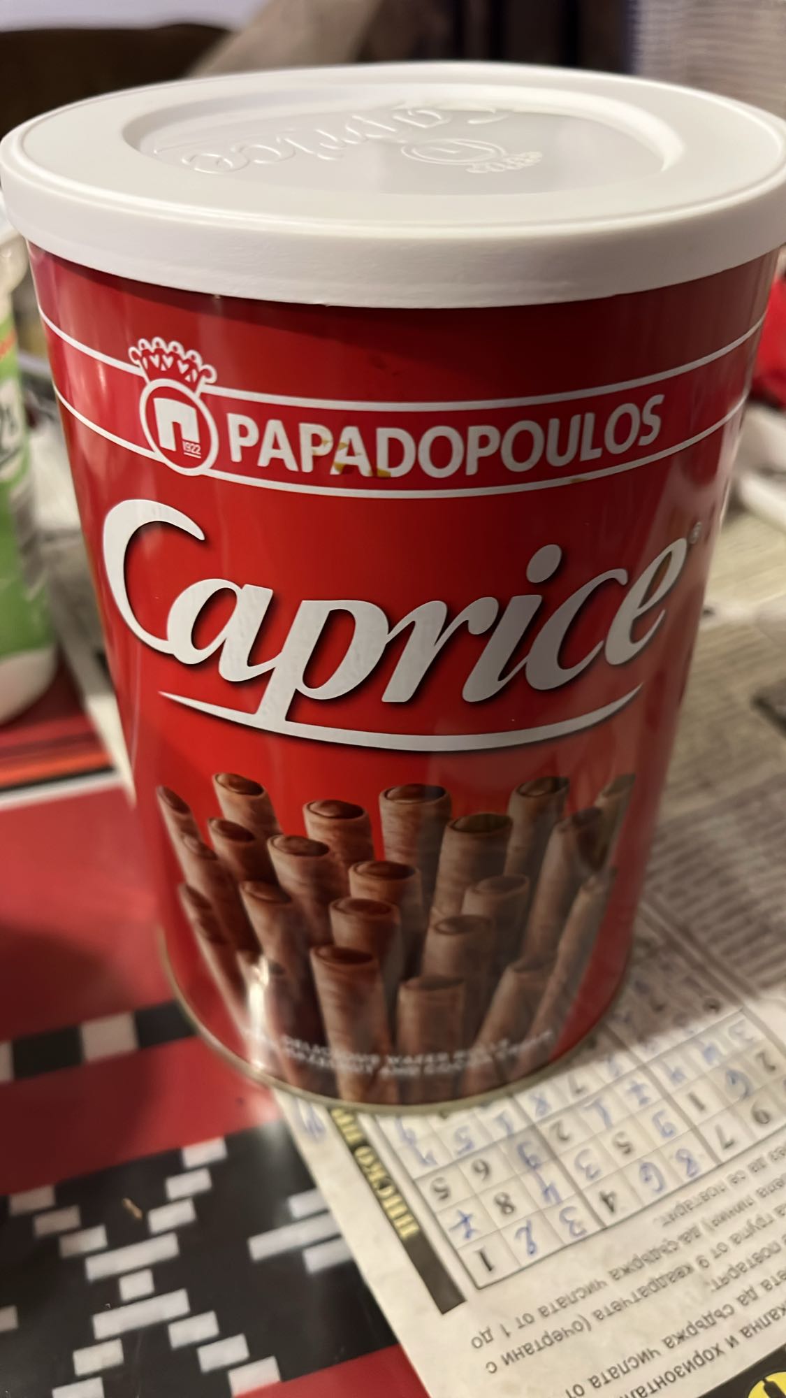 Шоколадови вафлени рулца