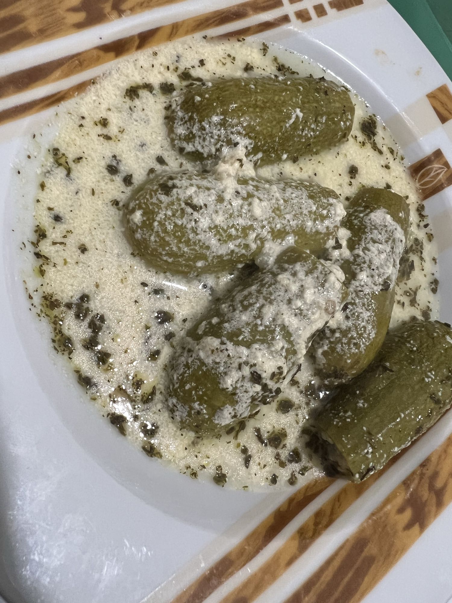Stuffed zucchini with yogurt