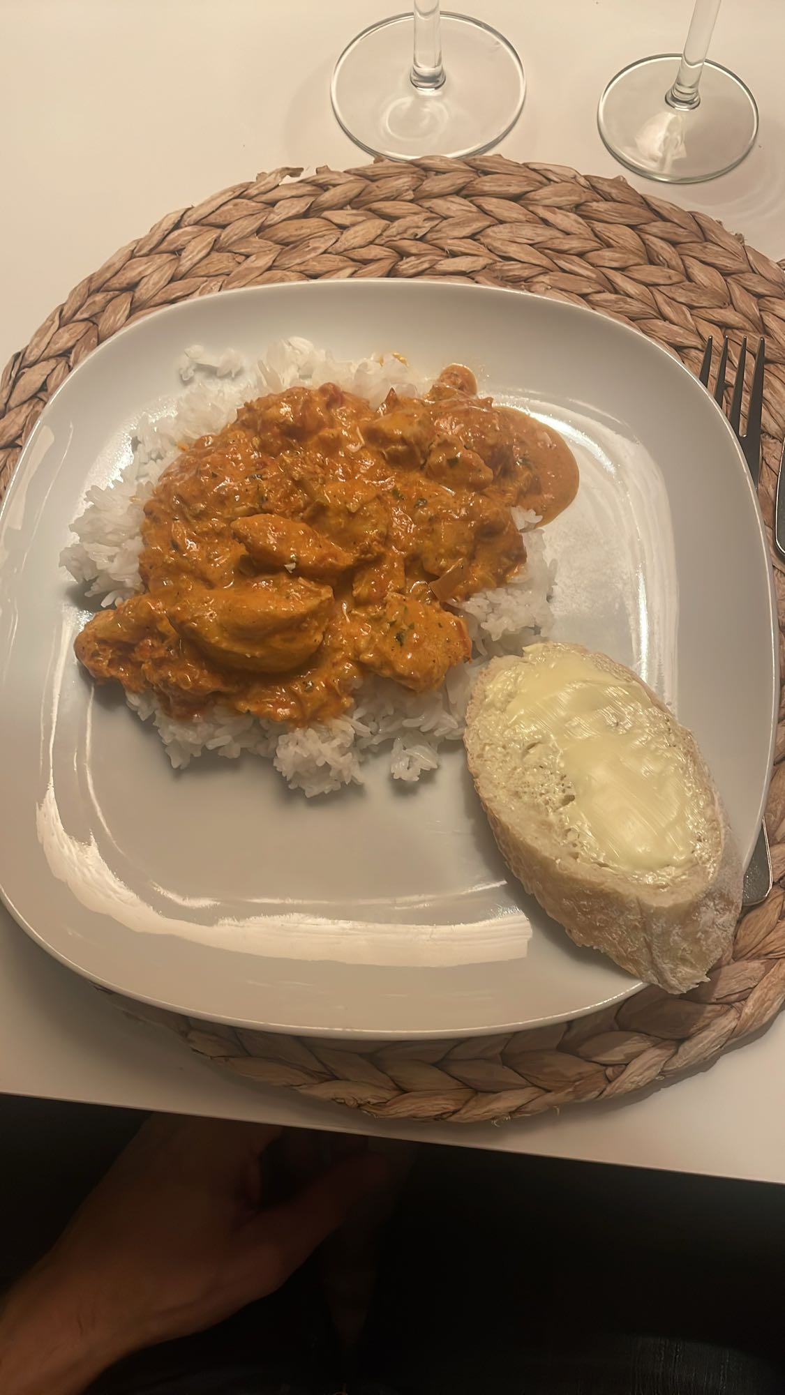 Kycklinggryta med ris och bröd