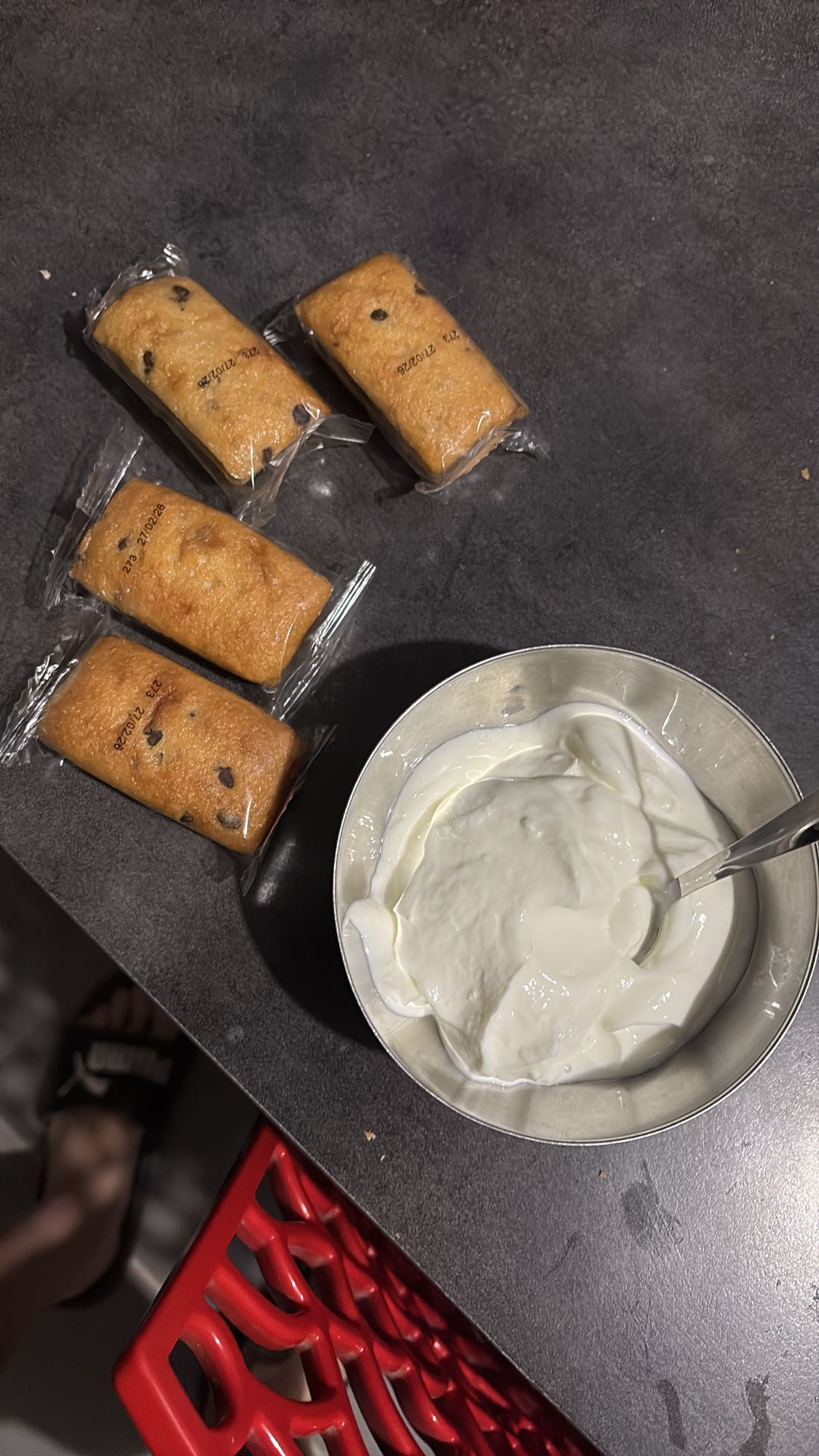 Gâteaux et yaourt nature