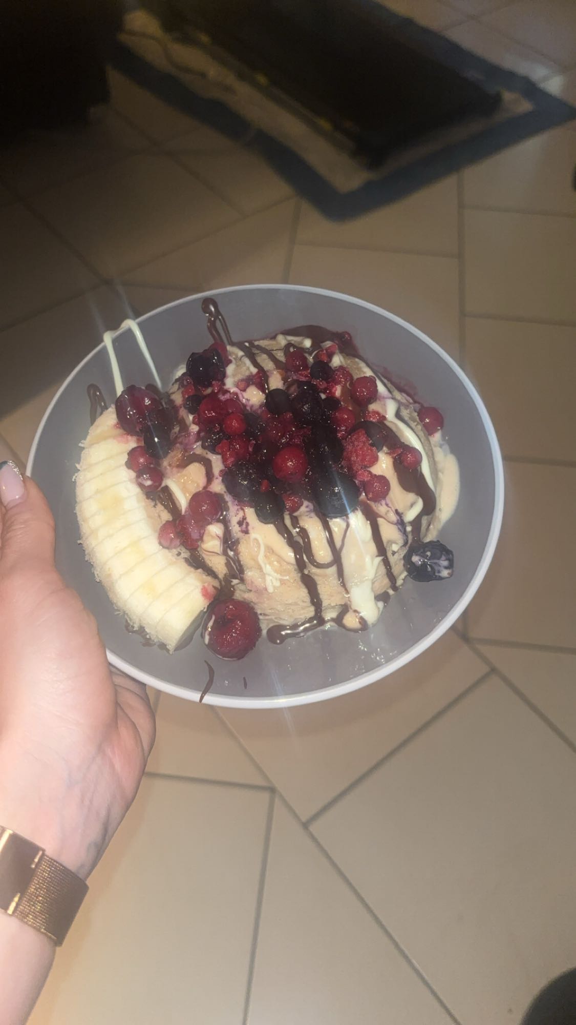 Petit-déjeuner banane, avoine, fromage blanc et chocolat