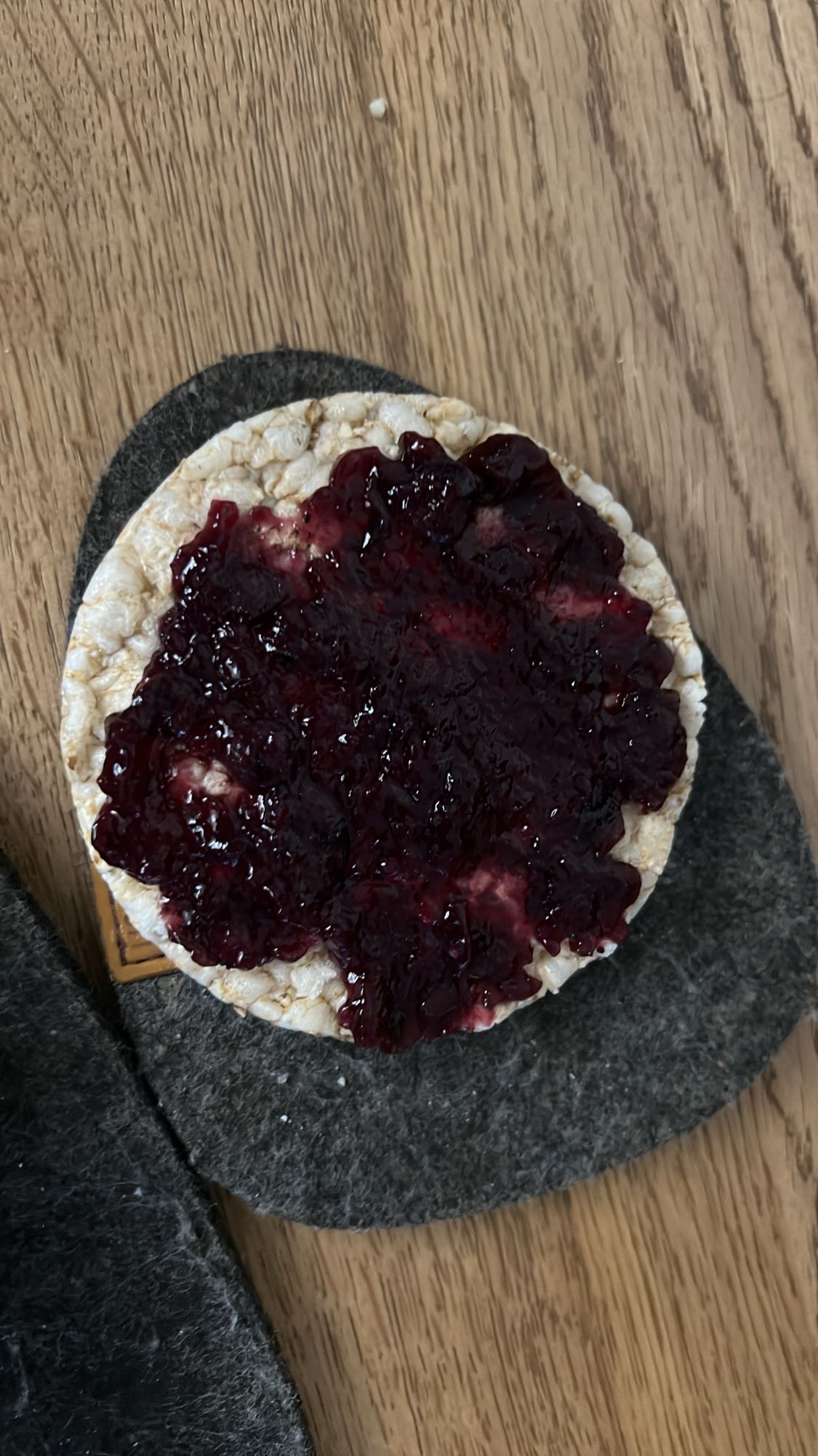 Reiswaffel mit Marmelade