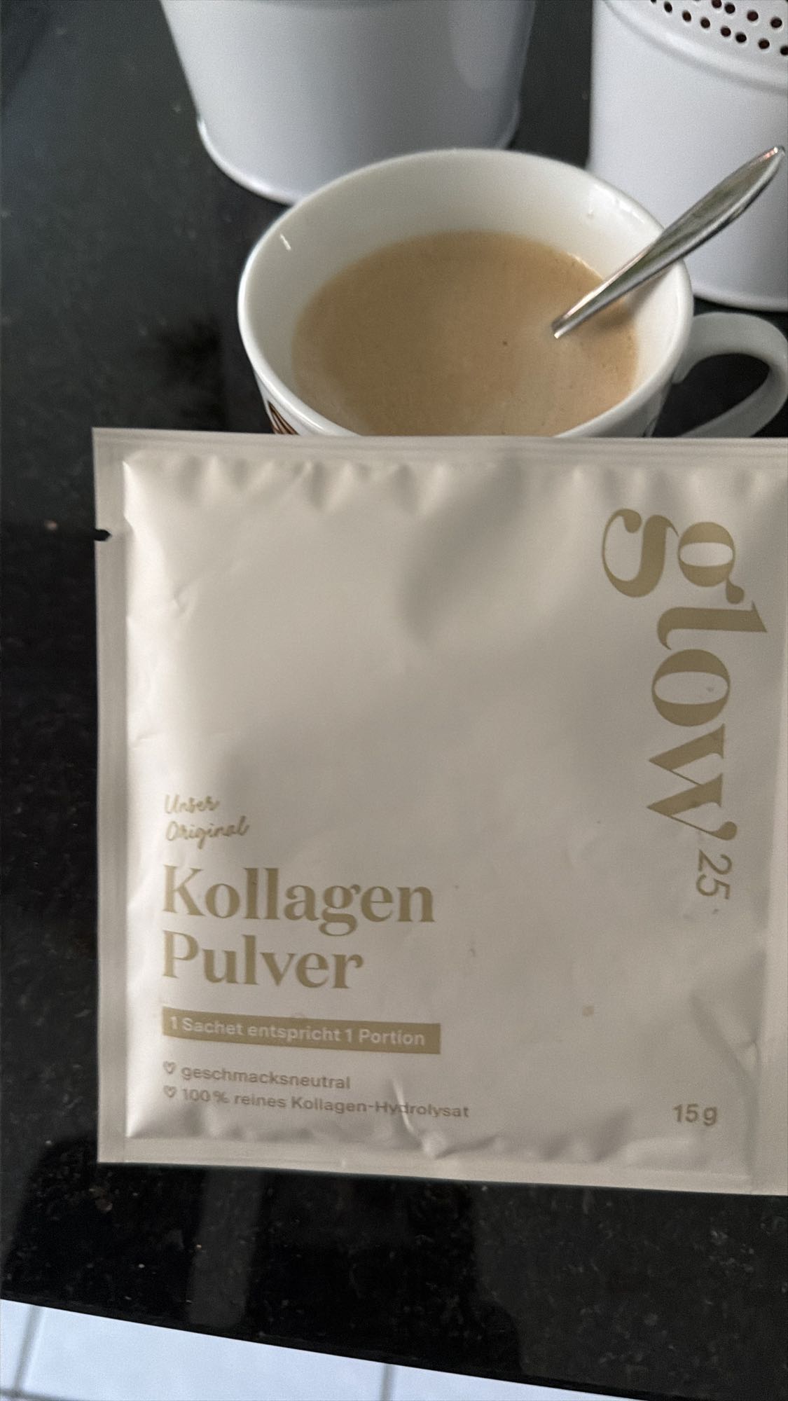 Kaffee mit Kollagenpulver