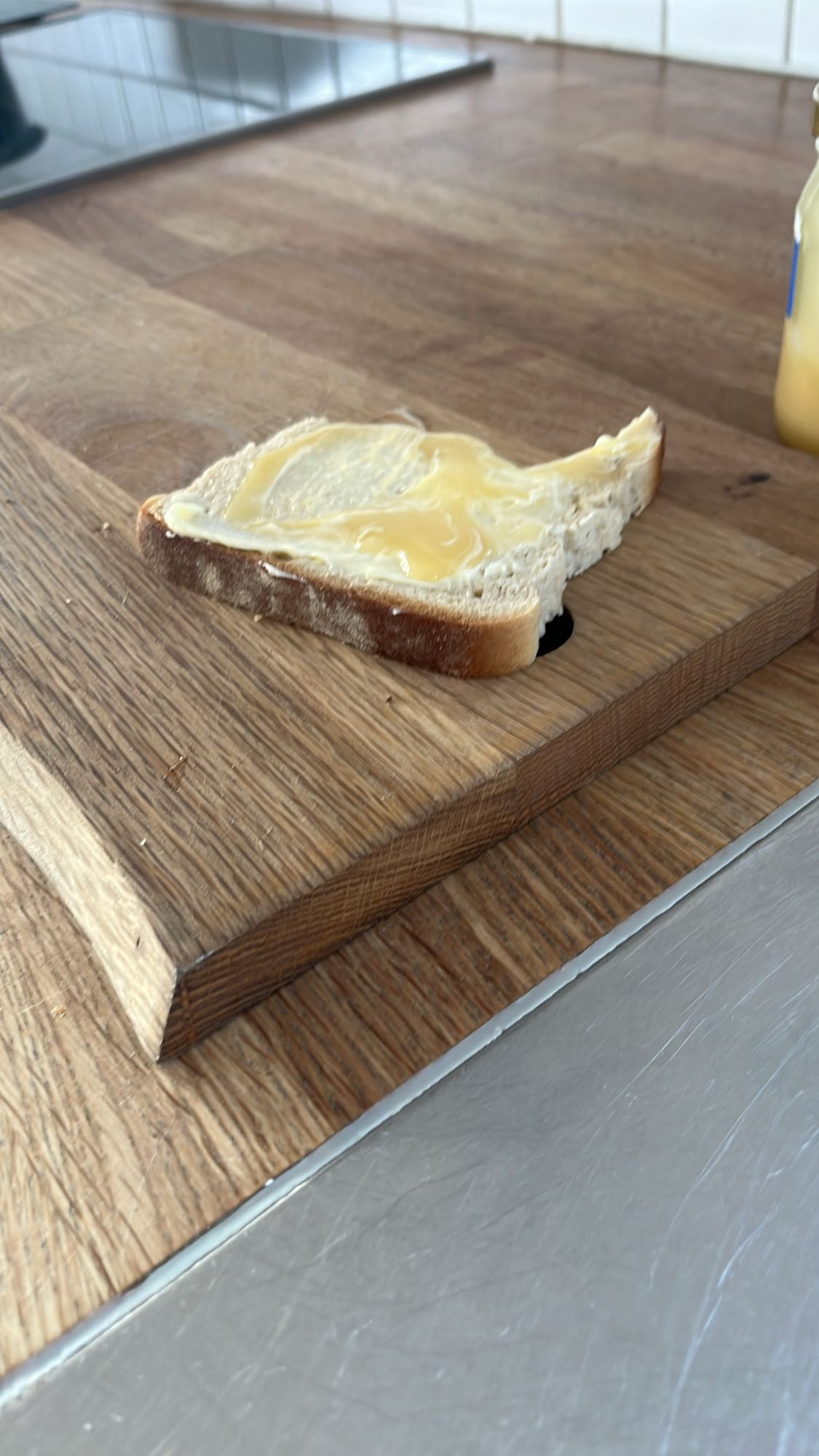 Smörgås med smör och honung