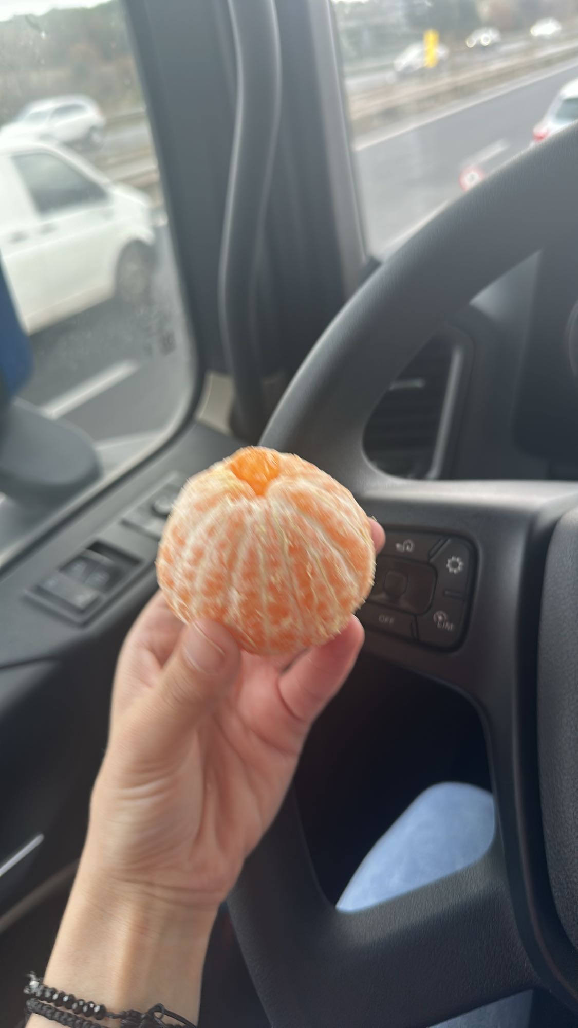 Mandarină decojită