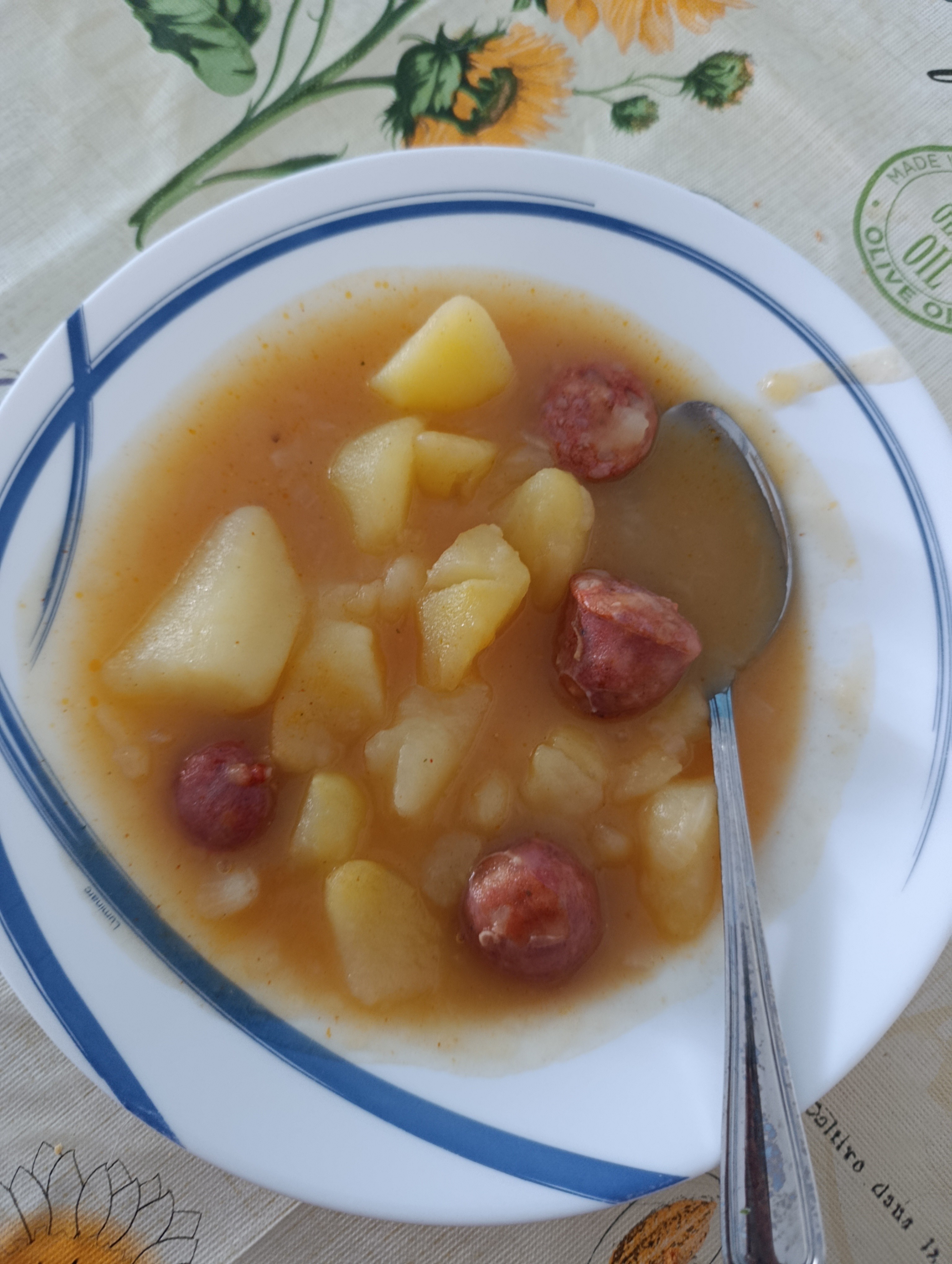 Sopa de patata y chorizo