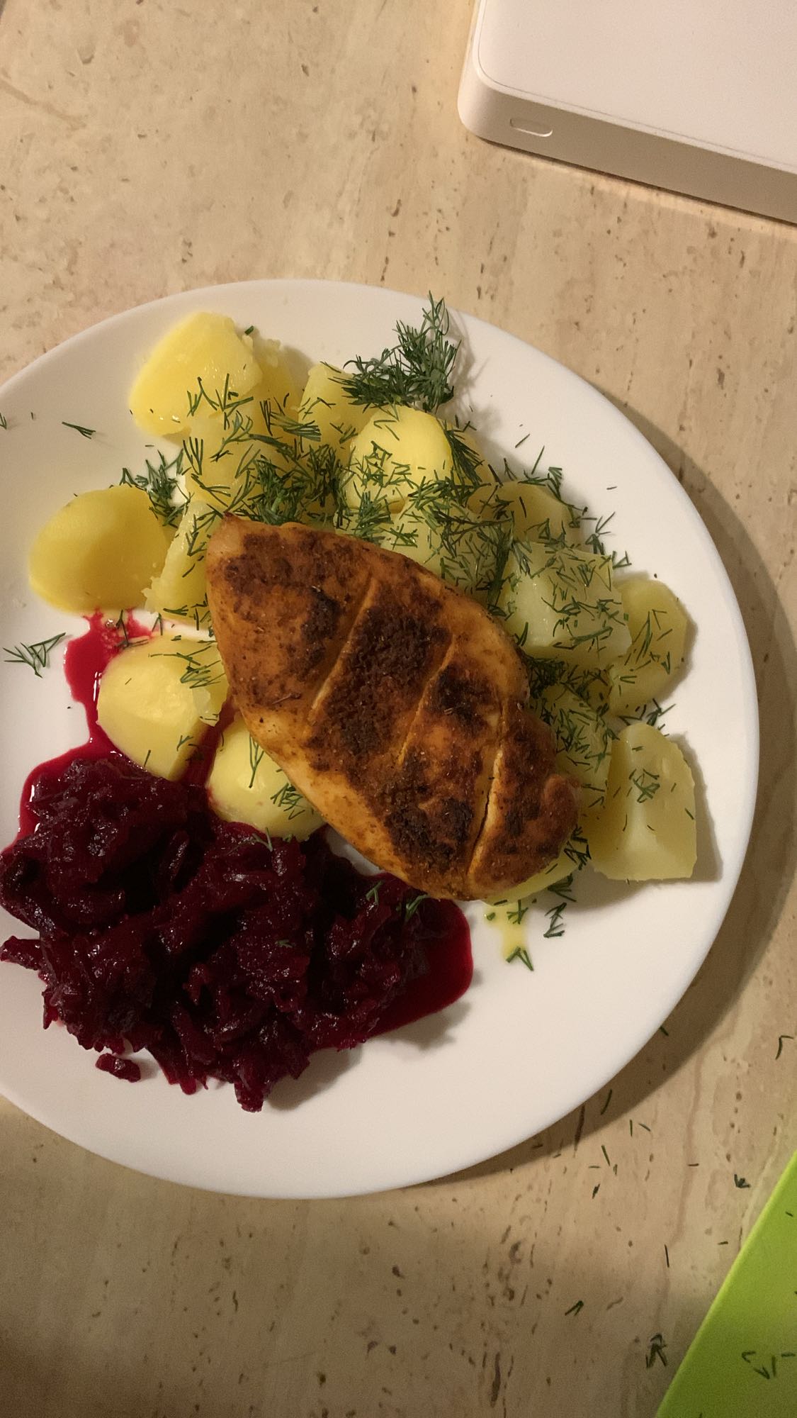 Kurczak z ziemniakami i burakami