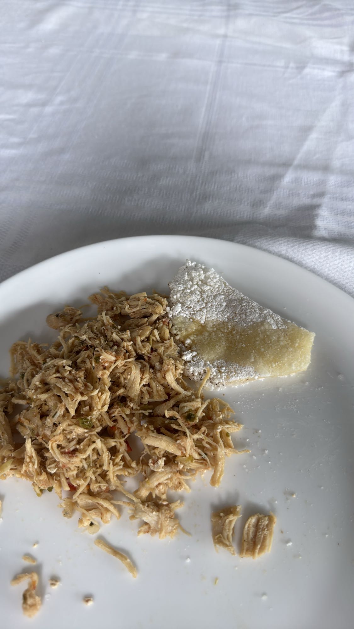 Frango desfiado e tapioca