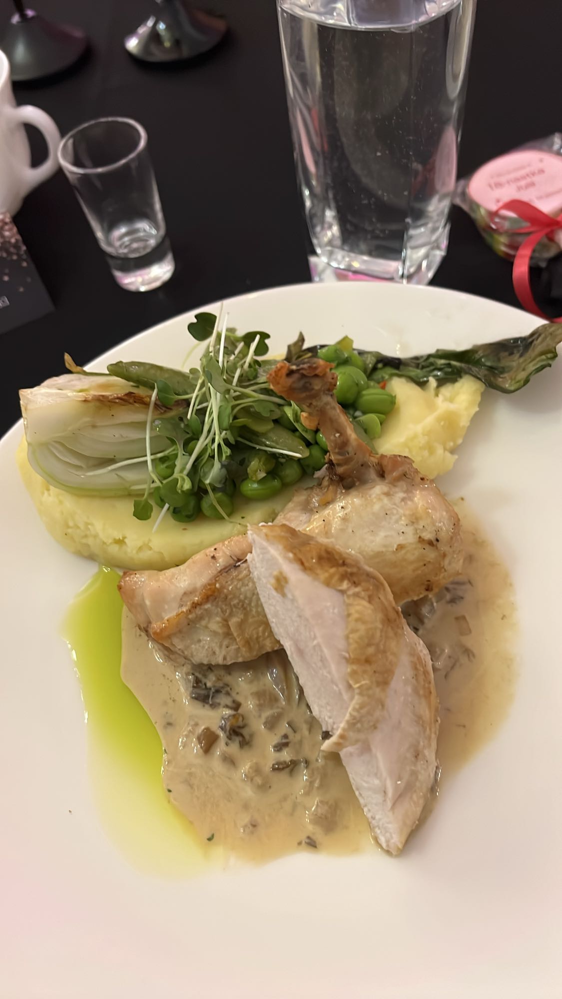 Kurczak z puree i warzywami