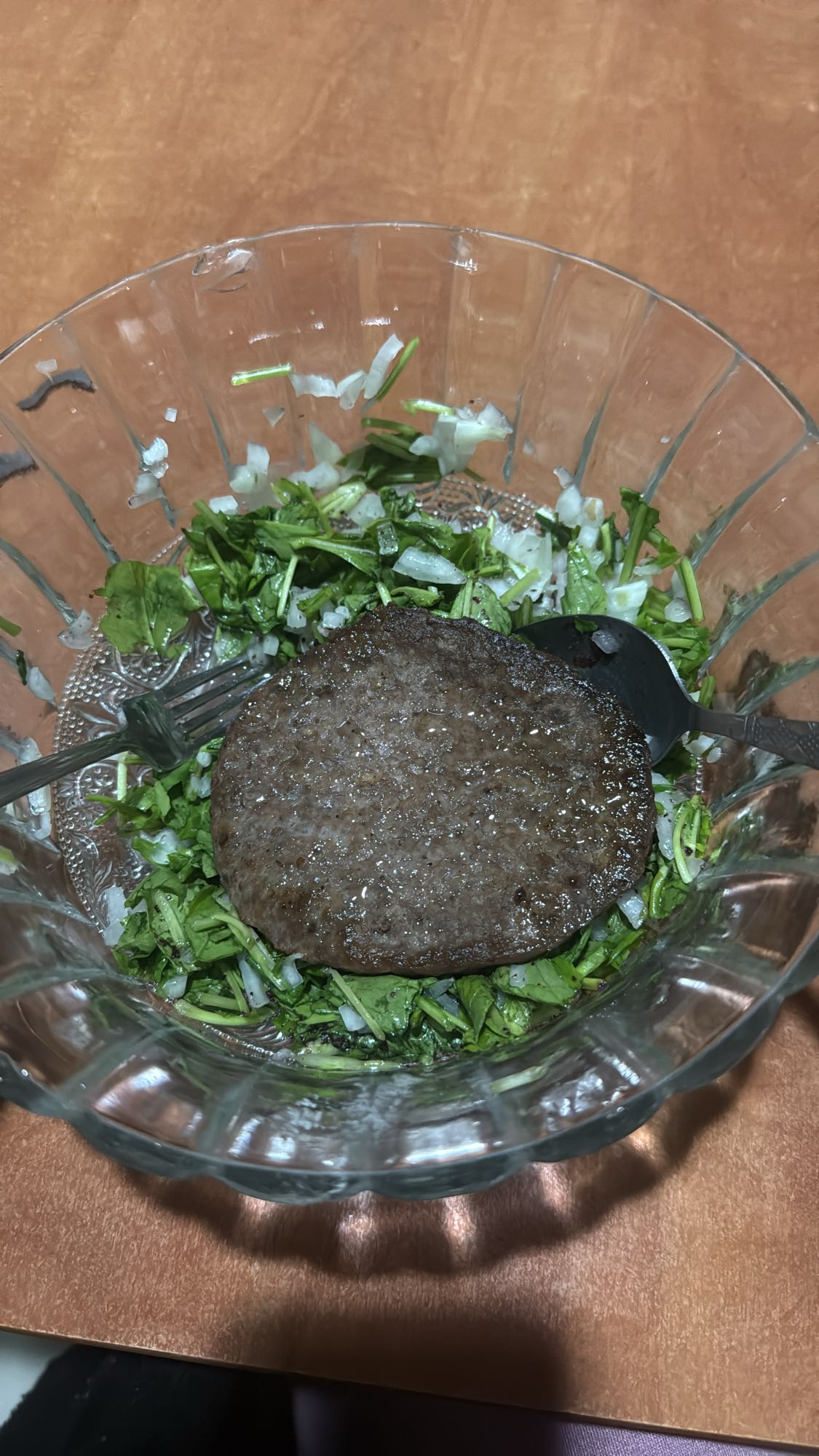 Beef patty salad bowl