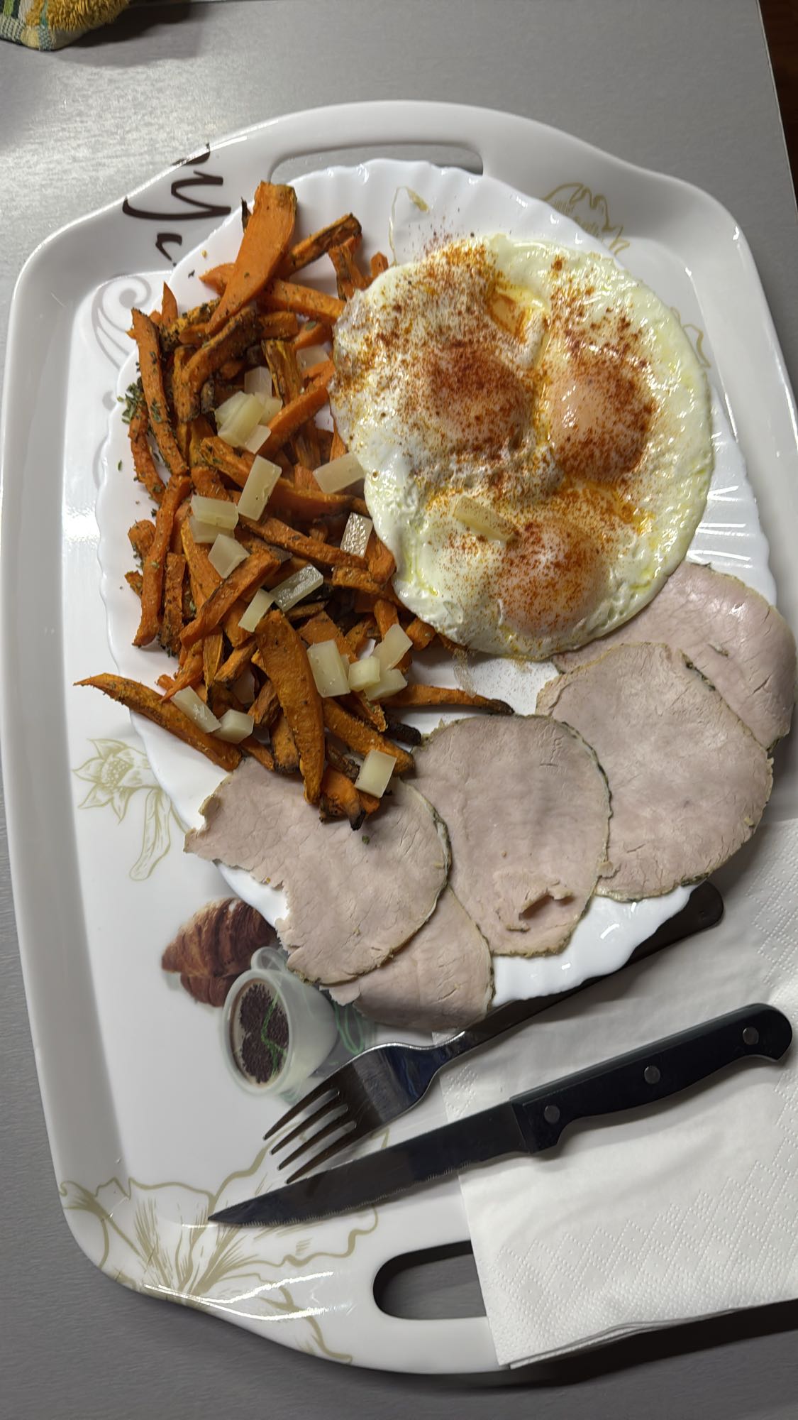 Huevos con cerdo y batata